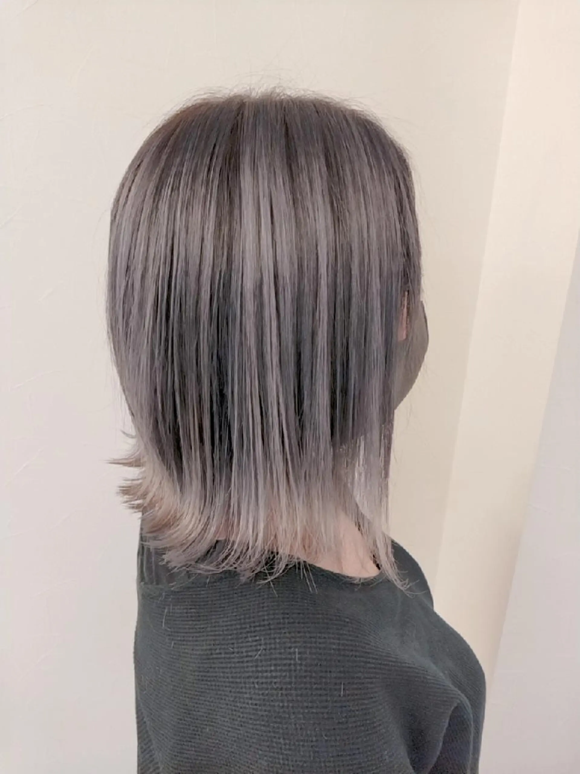 ミディアム カラー アディクシーカラー バレイヤージュ ブリーチ ケアブリーチ ダークグレー デザインカラー 髪質改善Lilithのその他イメージ