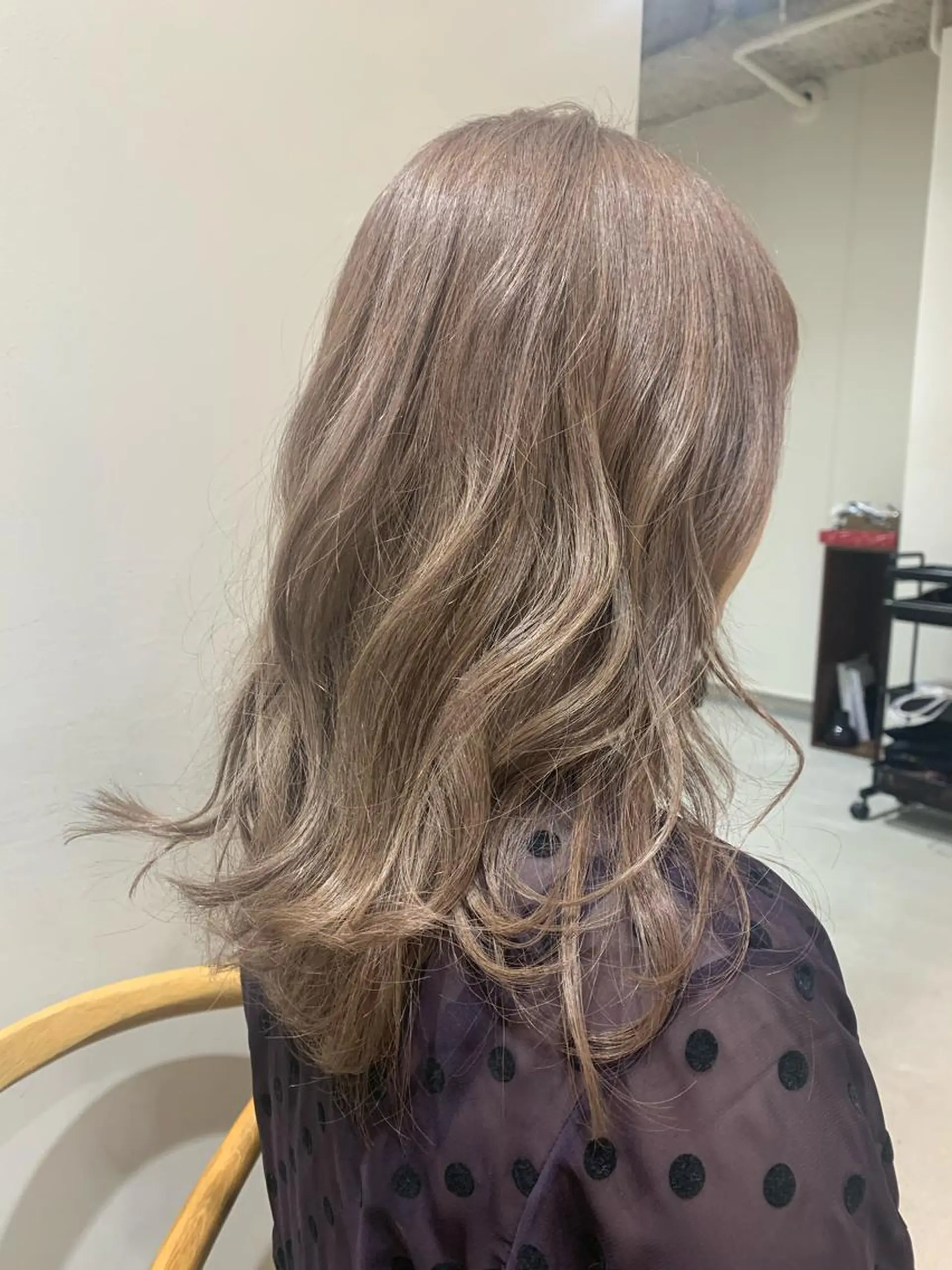 セミロング カラー 【ミディアムと ロングに特化】島田恋のヘアスタイル