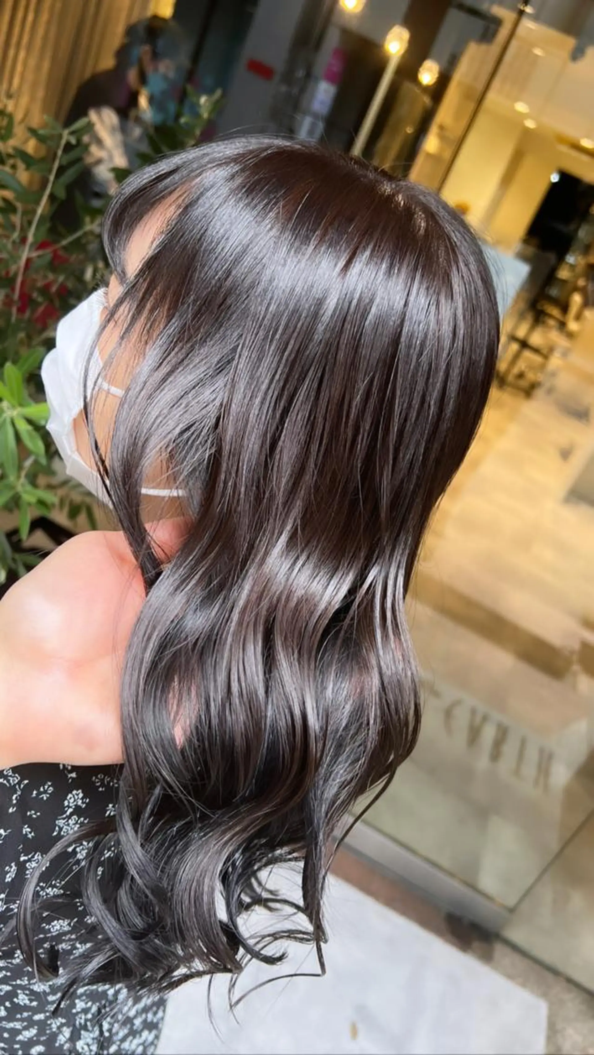 ミディアム カラー ヘアカラー トリートメント 美髪矯正/髪質改善 /透明感ある艶カラーのヘアスタイル