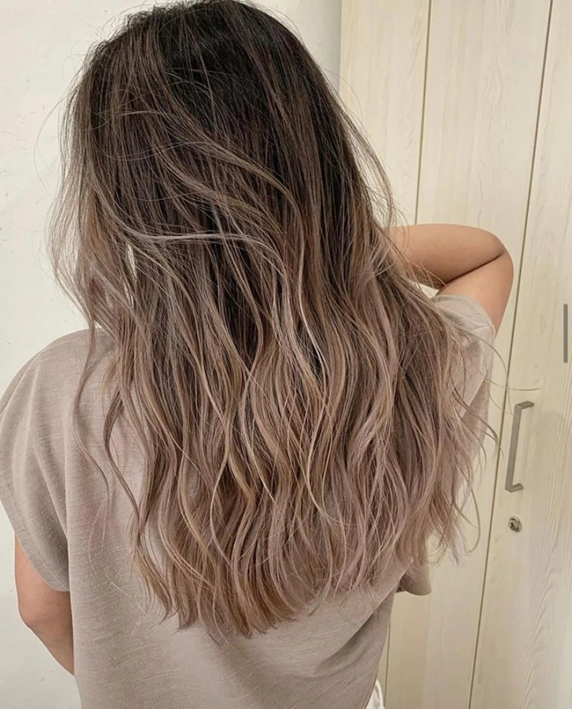 ミディアム ショート・ボブ ・ウルフ✂︎IMAIのヘアスタイル