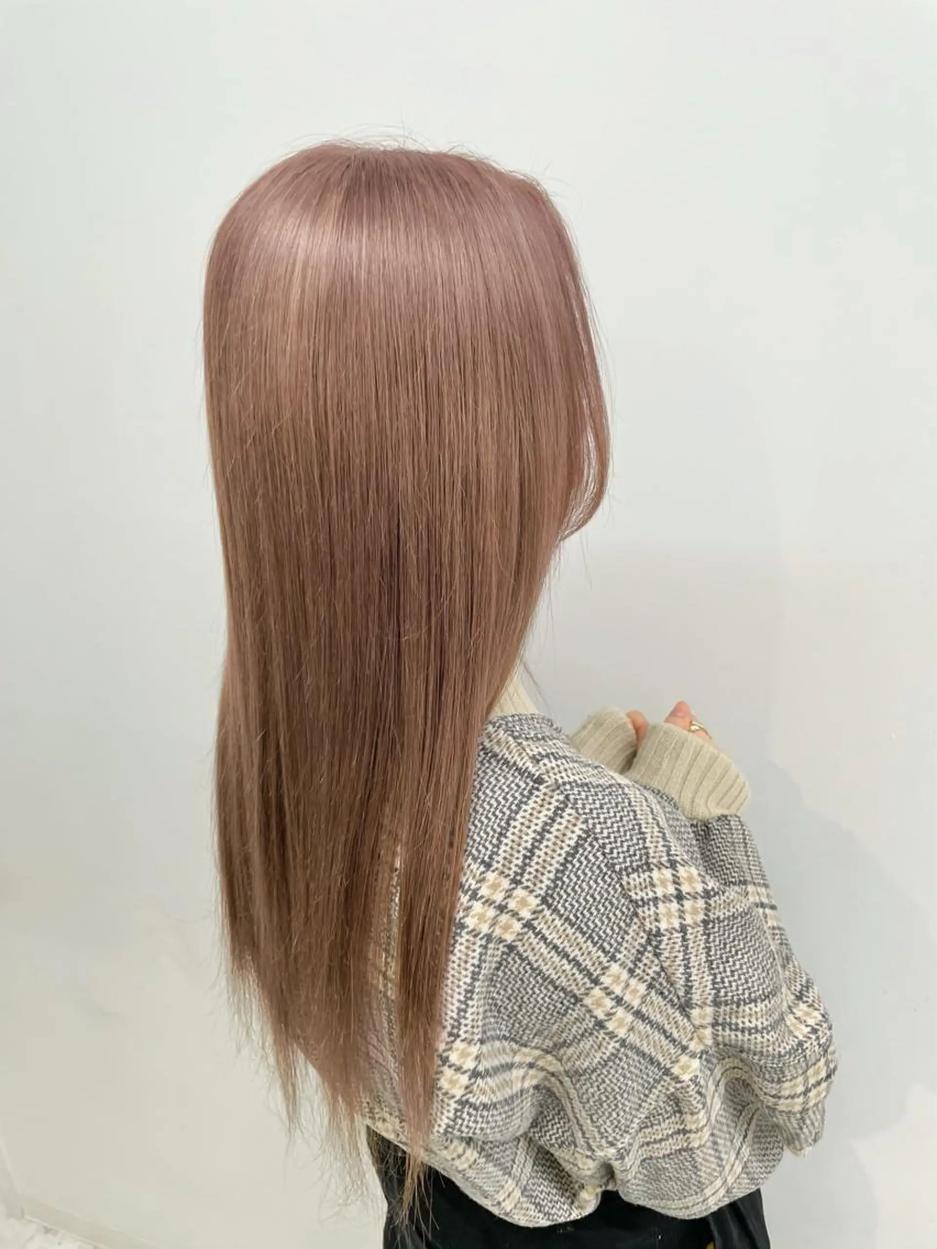 セミロング カラー 🩵ハイトーン 美咲🩵のヘアスタイル