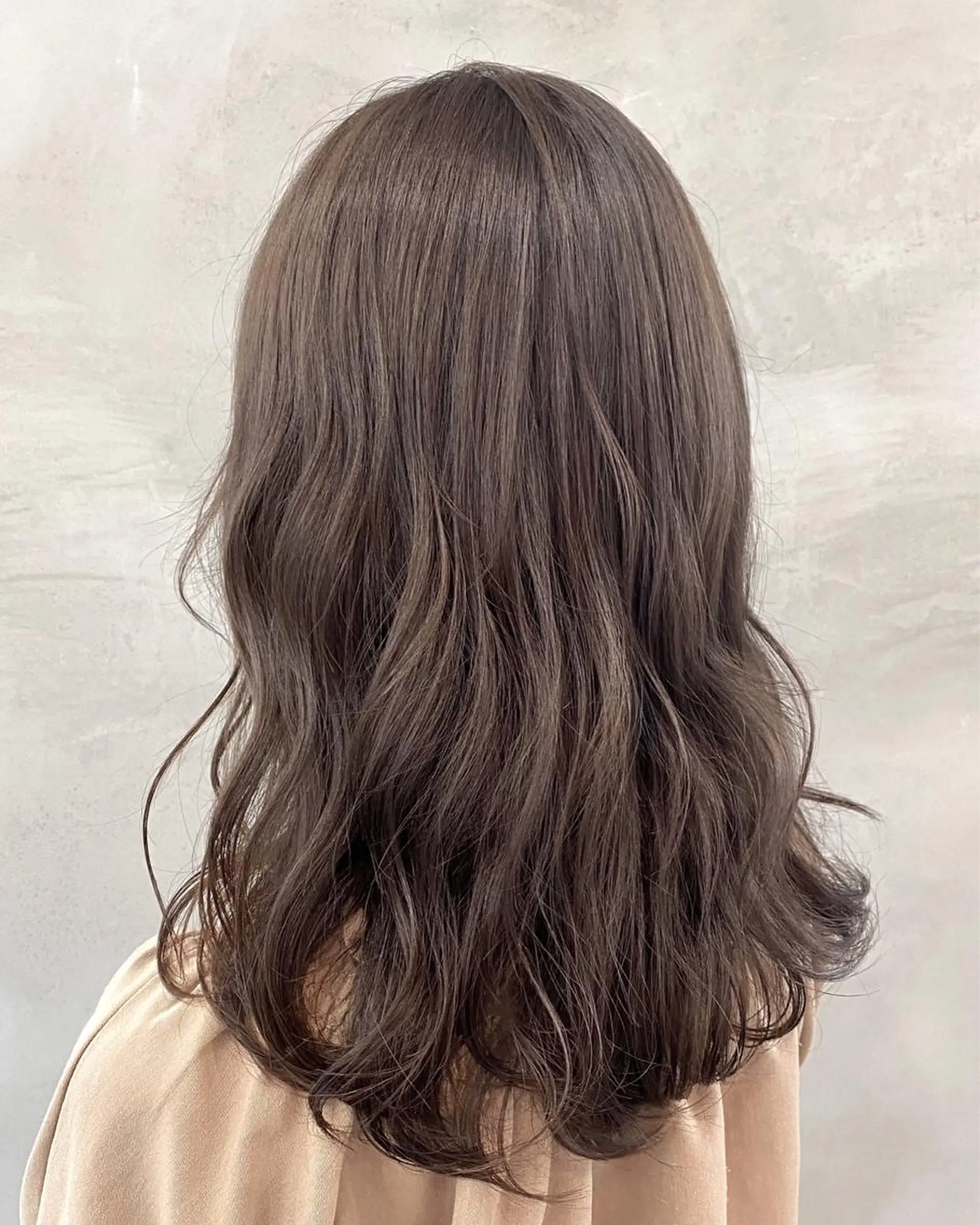 セミロング カラー ベージュカラー ヌーディベージュ ヘアカラー トリートメント 🫧透明感カラー🫧 OIKAWAのヘアスタイル