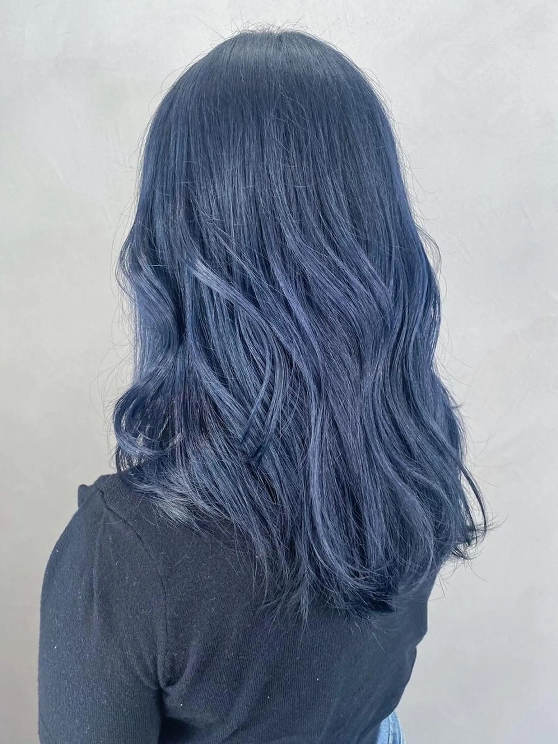 カラー セミロング ブルーカラー カット ヘアカラー トリートメント ITbyALBUM 藤沢店のヘアスタイル