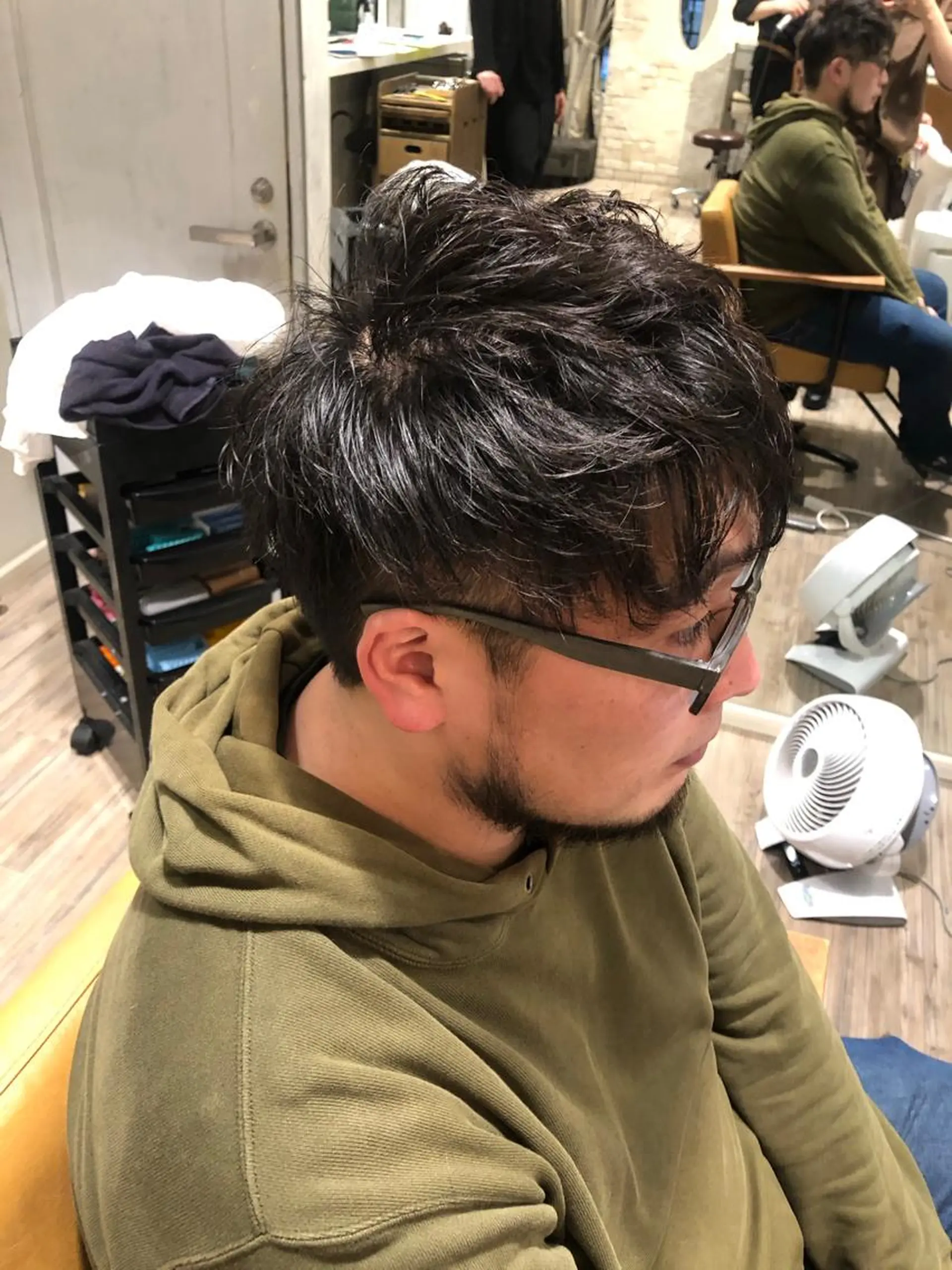 ショート くせ毛 カット パーマ 角地山 京子のヘアスタイル