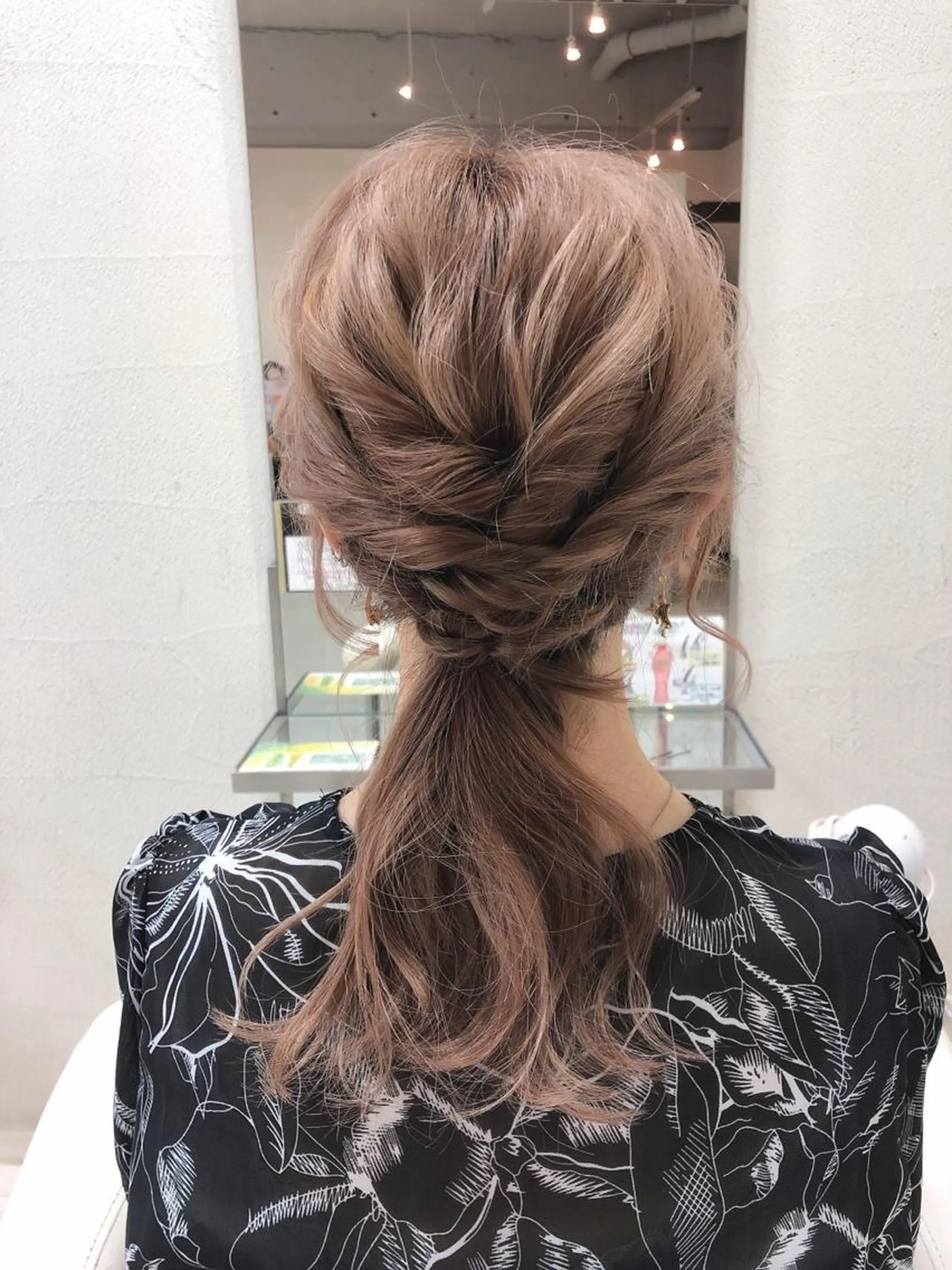 セミロング 阿部 美咲のヘアスタイル