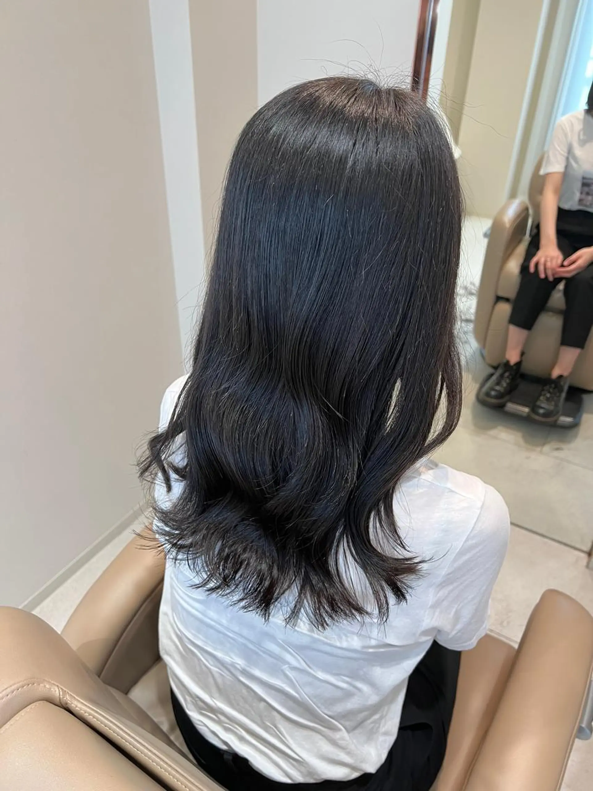 ロング カラー ベージュカラー オリーブベージュ ヘアカラー トリートメント THINK SHOP sakiのヘアスタイル