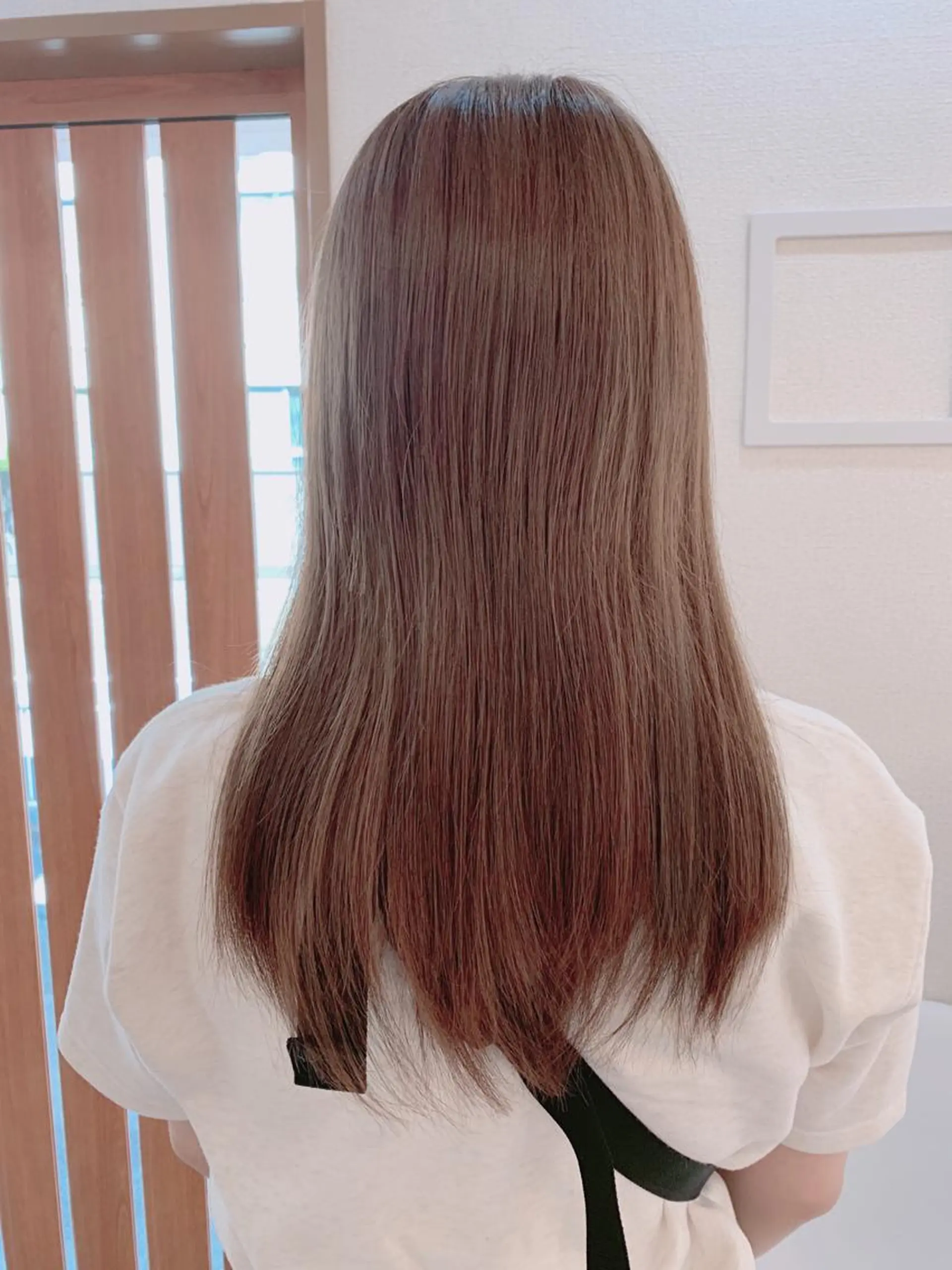 ロング カラー アッシュ ベージュカラー カット 縮毛矯正 トリートメント お得なクーポン掲載▼ 🌷三國祐美🌷のヘアスタイル