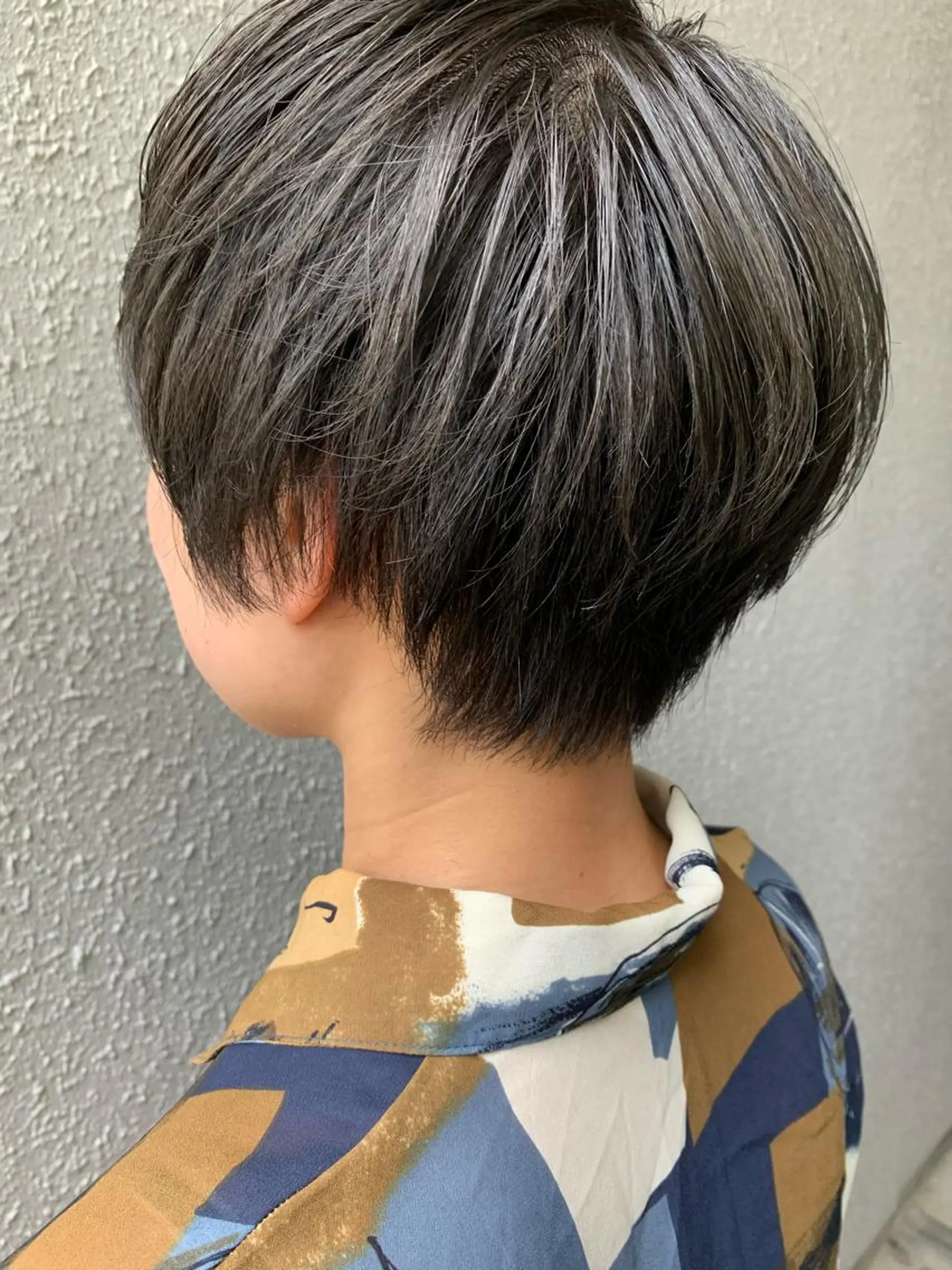 ショート カラー シルバー ⭐️スタイリスト⭐️ 章人のヘアスタイル