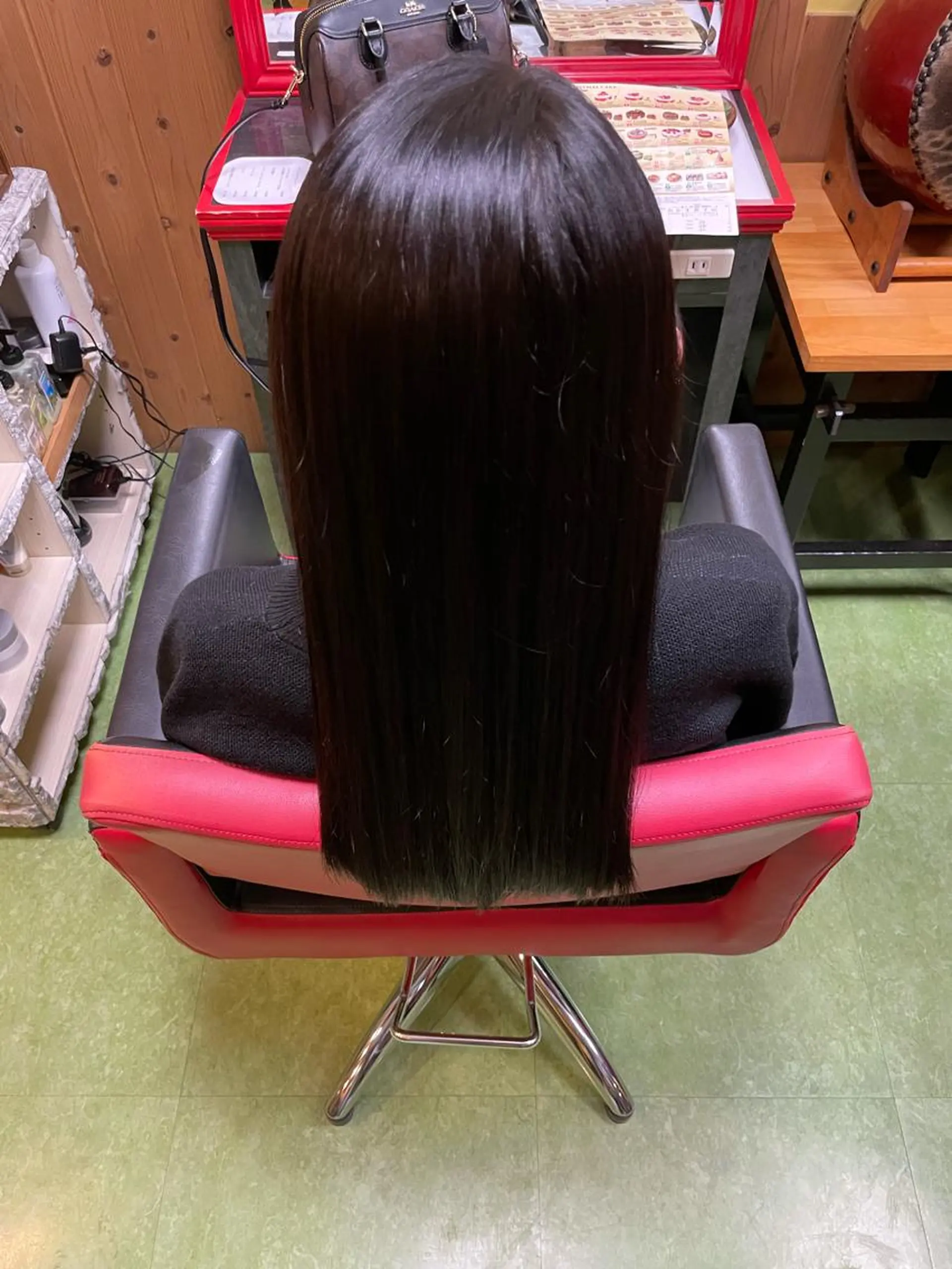 セミロング カラー 透明感カラー トリートメント デザインカラー🏝️ 須賀汐音のヘアスタイル