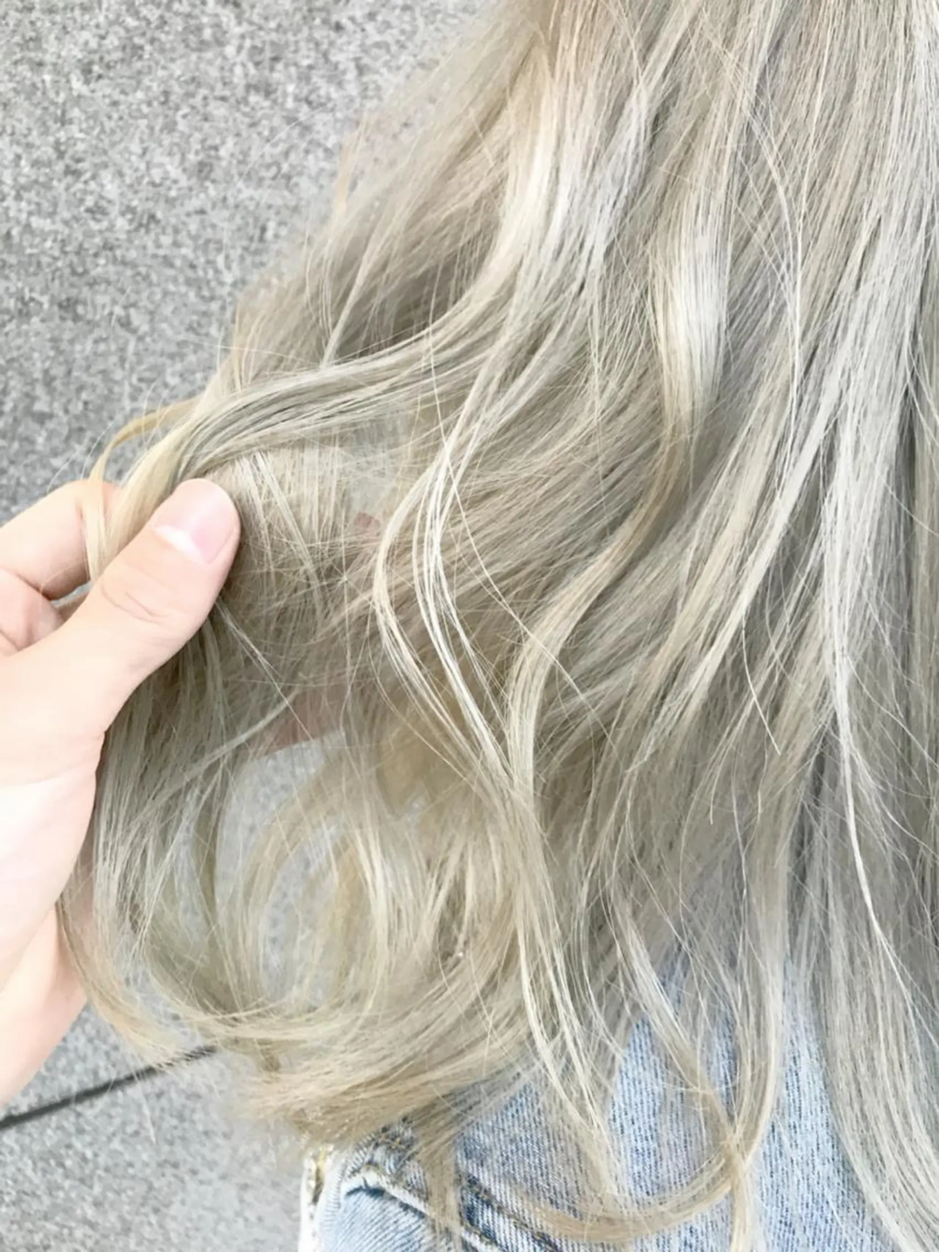 セミロング カラー ハイトーンカラー Eliss 堀江のヘアスタイル