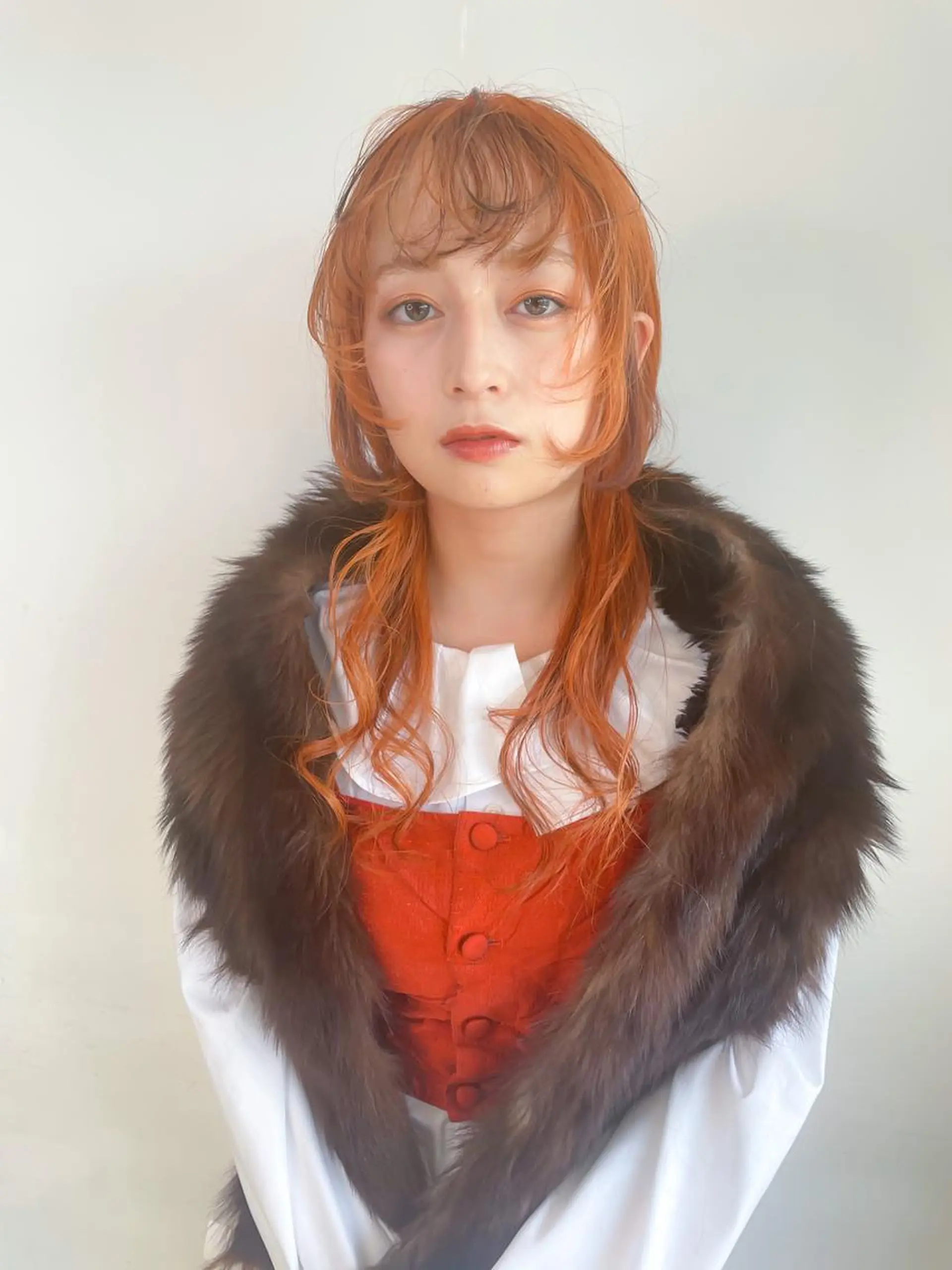 ロング カラー ハイトーンカラー オレンジ ウルフカット カット ヘアカラー トリートメント ヘッドスパ ハイトーン/レイヤー /ケアブリーチ石川治のヘアスタイル