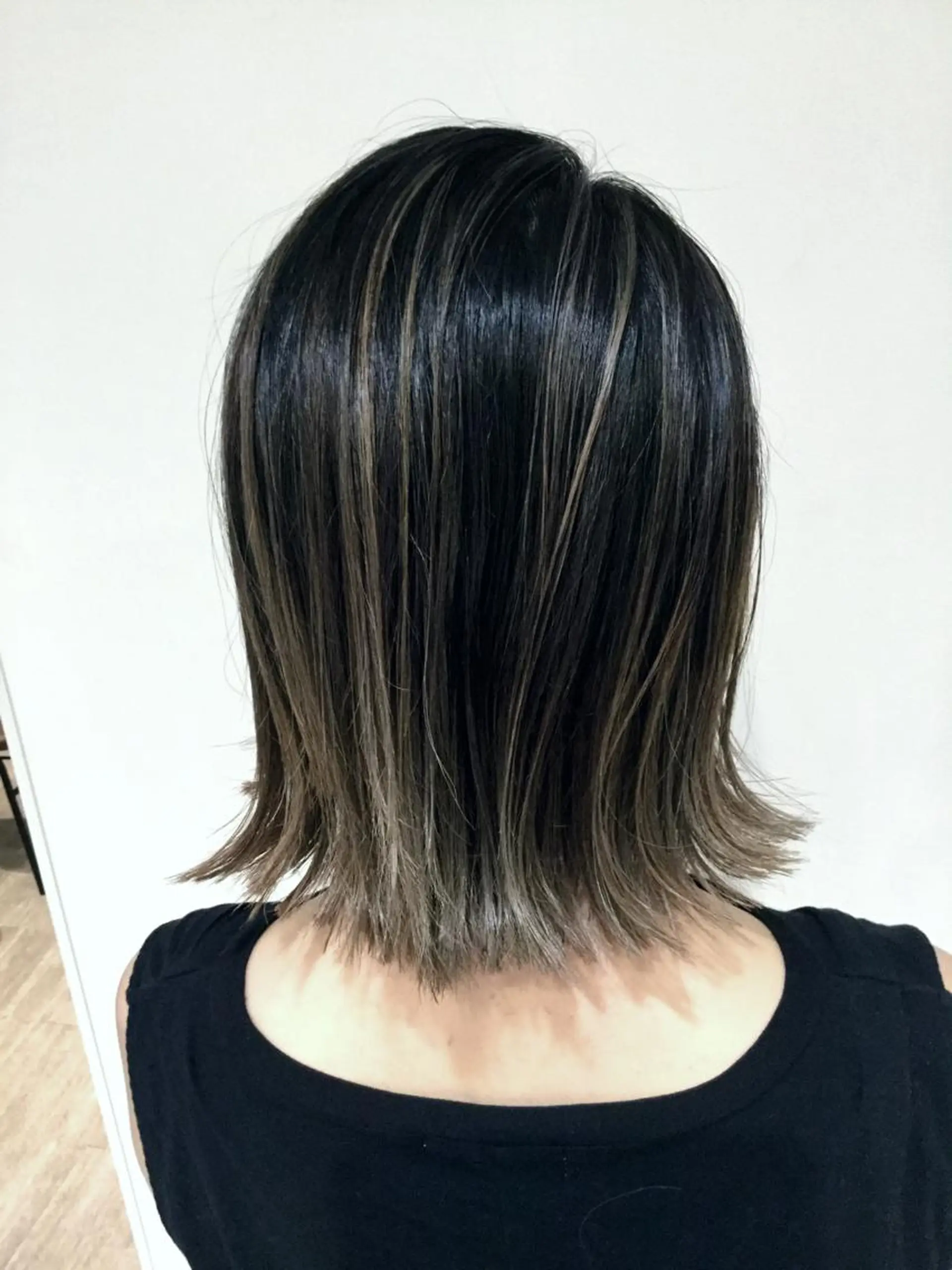 ショート カラー アッシュ アッシュグレー アッシュグレージュ バレイヤージュ ミストバング AMI Hair supply所属・髪質改善カラー韓国風 レイヤーtudaのヘアスタイル