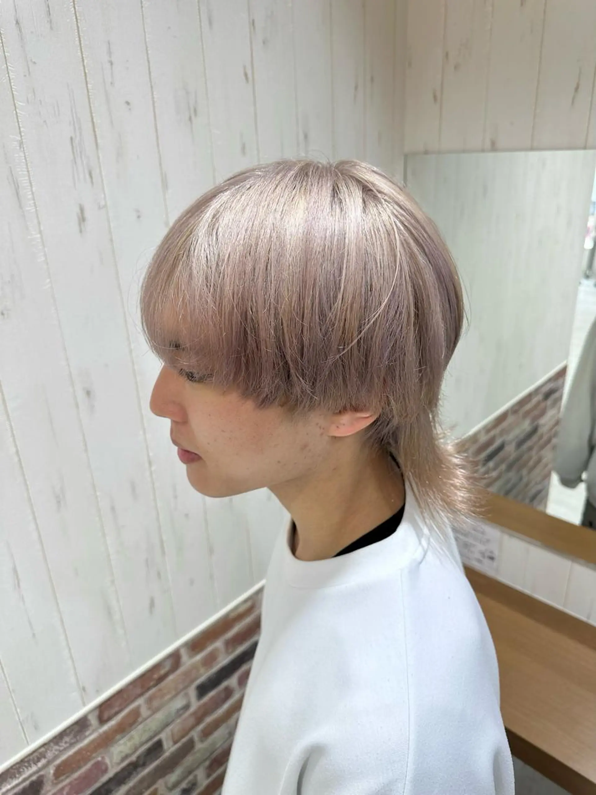 ショート カラー メンズ メンズブリーチ メンズハイライト メンズインナーカラー ブリーチ ケアブリーチ ヘアカラー 中嶋 紘夢のヘアスタイル