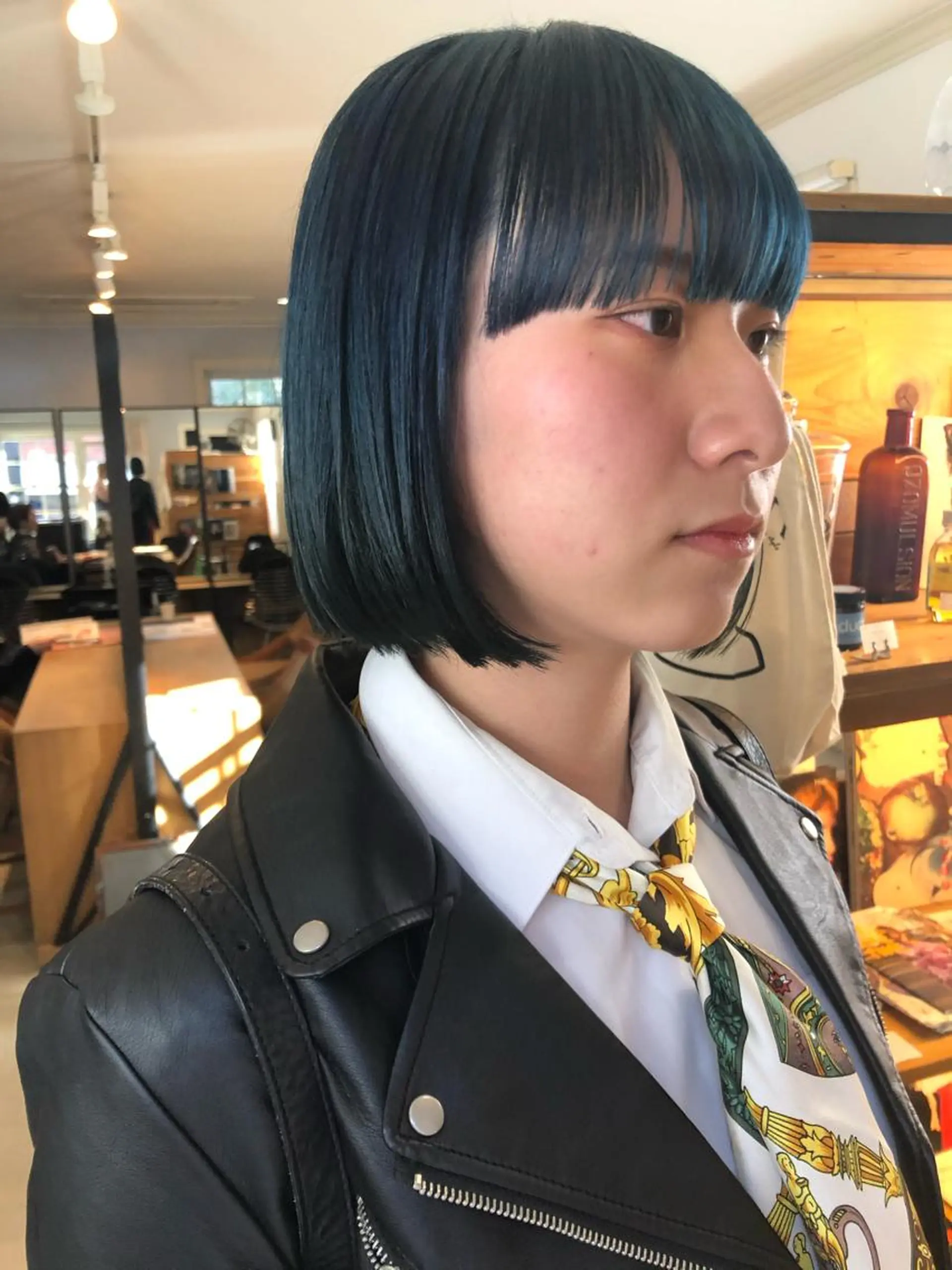 ミディアム カラー eri kinjoのヘアスタイル