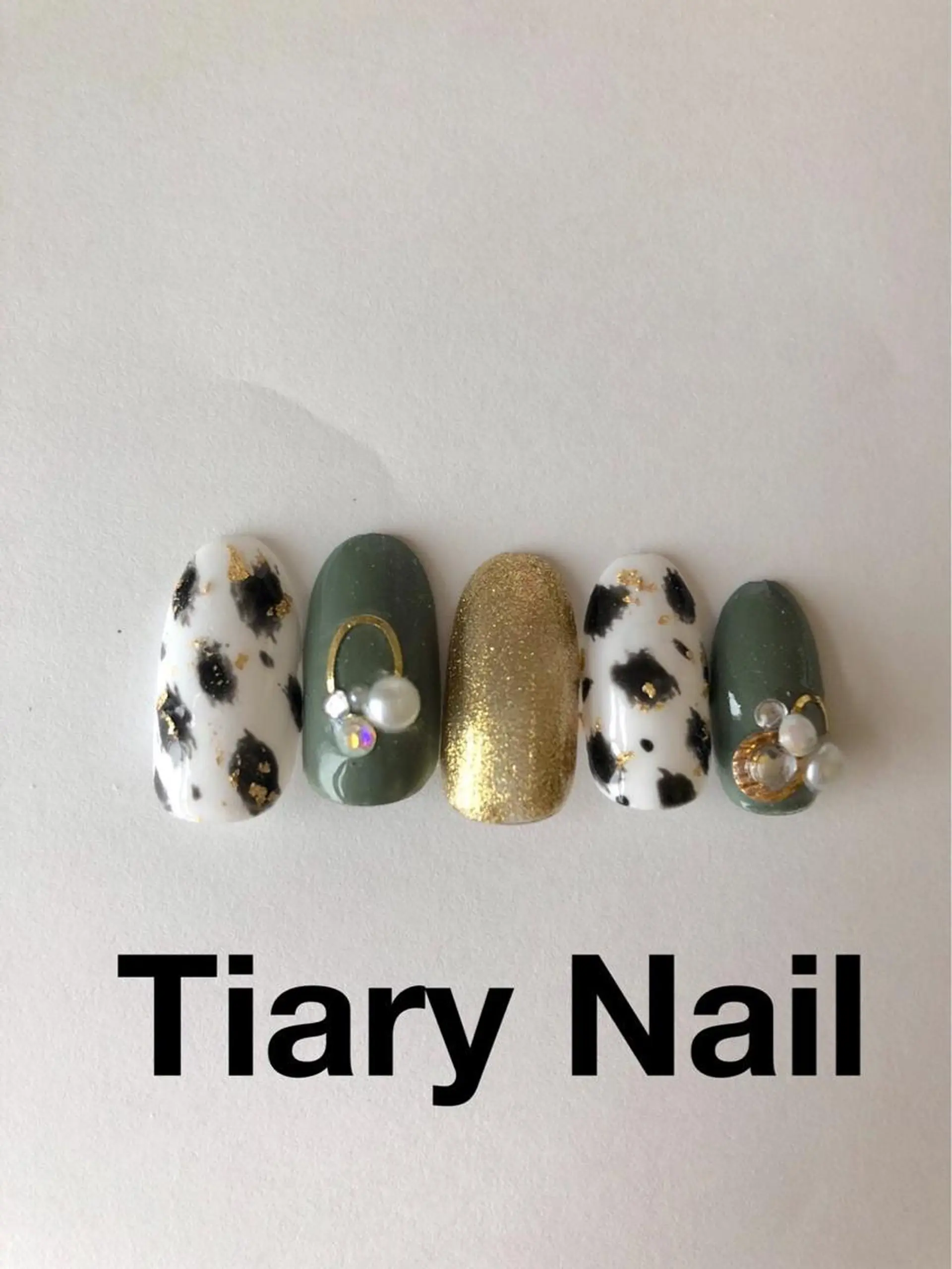 ネイル tiarynail K K🐼のネイルデザイン