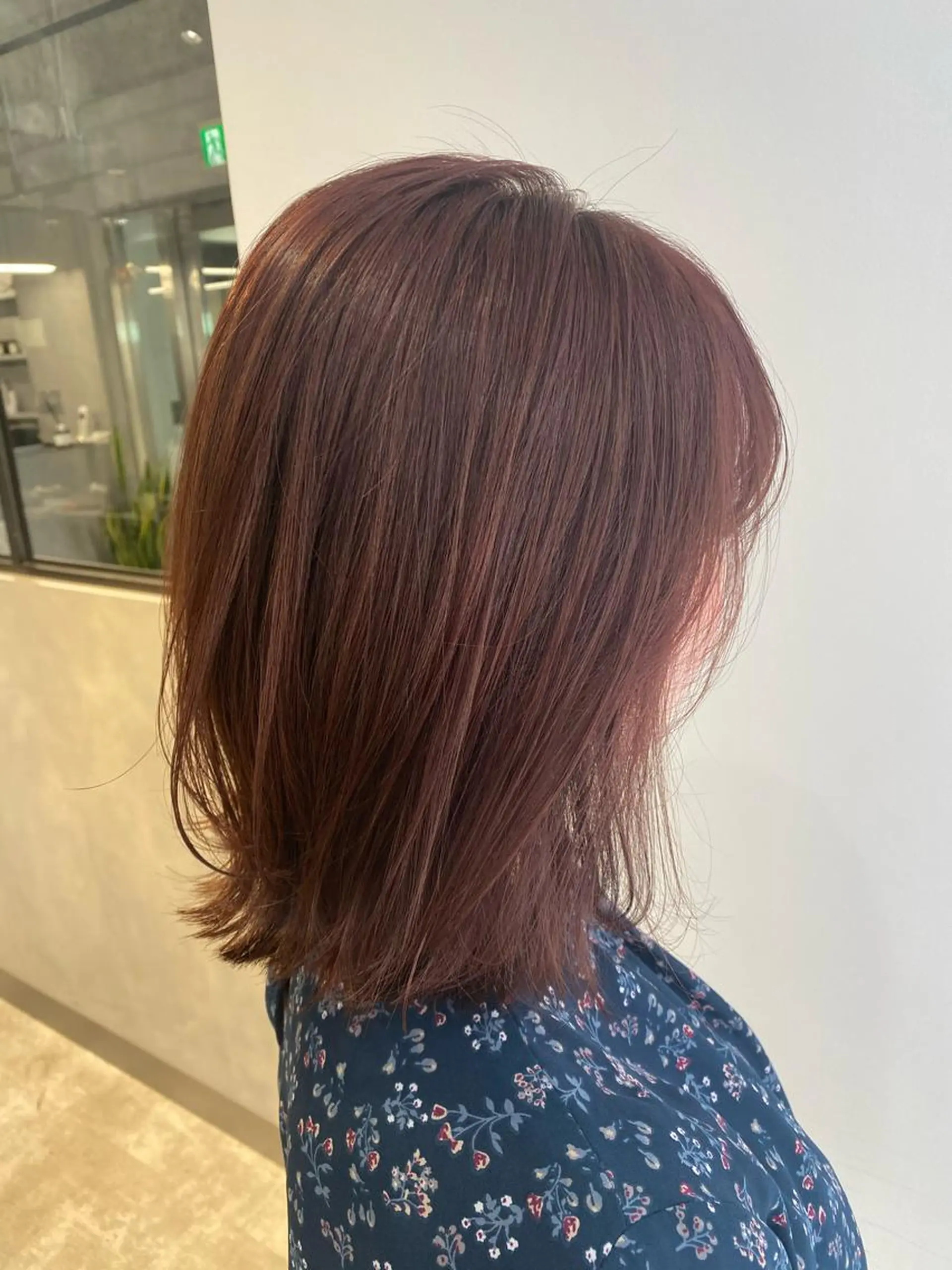 ミディアム カラー M IIのヘアスタイル