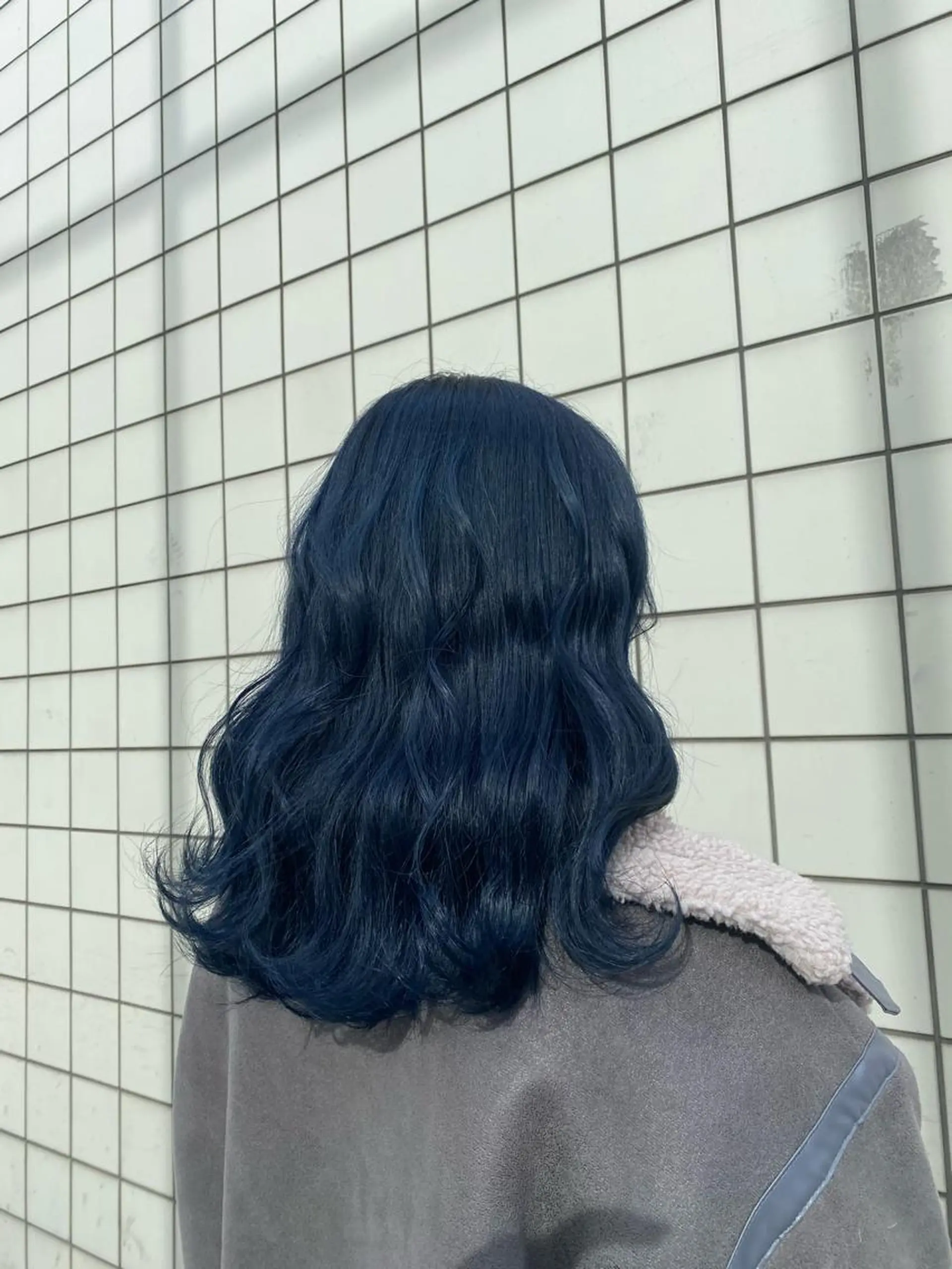 ミディアム カラー 黒髪 ブリーチ ブルーカラー ブルーブラック オルチャンヘア カット ヘアカラー トリートメント 和歌山韓国ヘア🌙 MOEのヘアスタイル