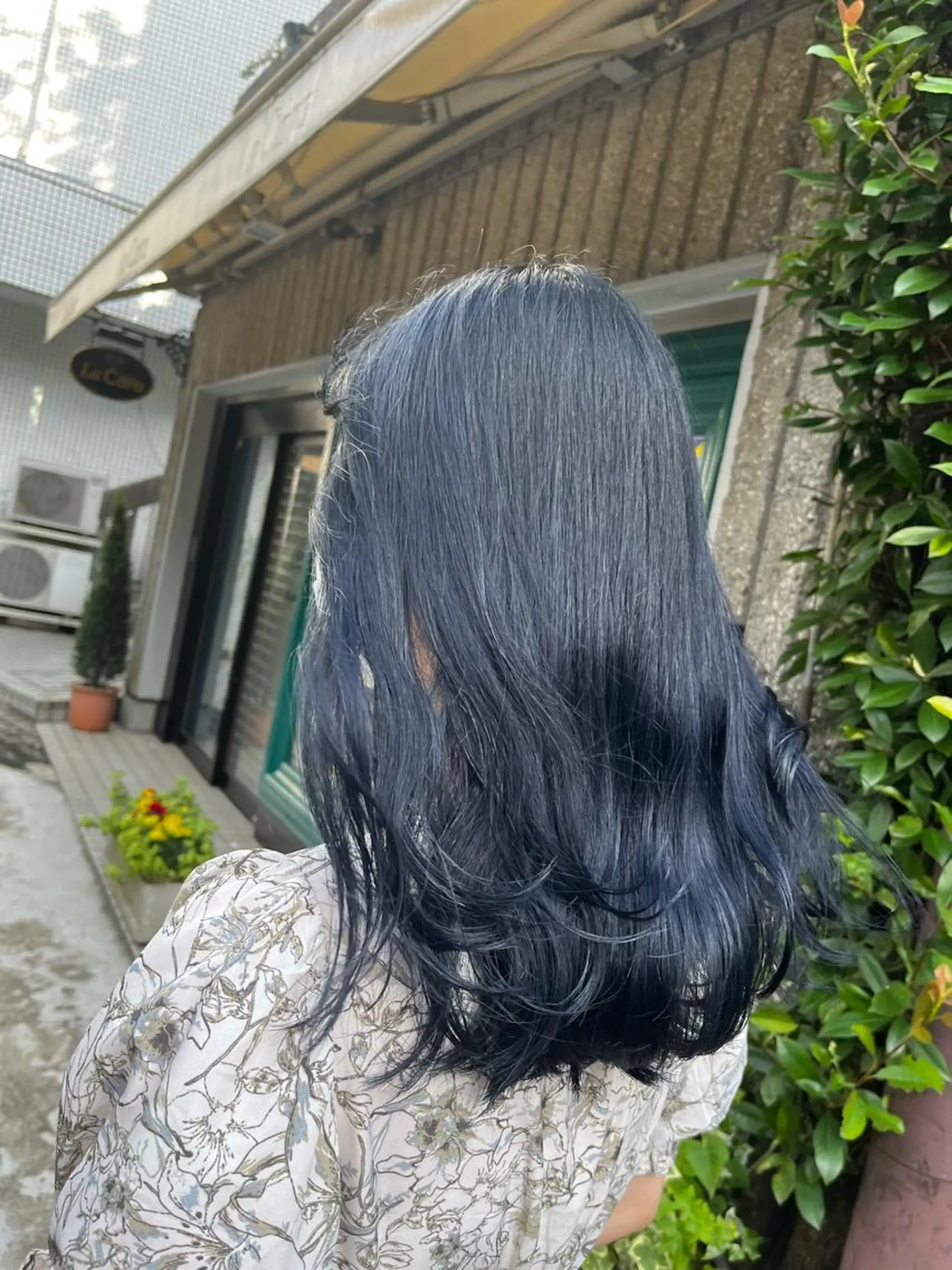 セミロング カラー 黒髪 ブルーカラー ブルーブラック ダブルカラー 韓国風カラー ヘアカラー トリートメント ヘッドスパ ヘアセット カジュアルを女っぽく 𝗮𝘆𝗮𝗰𝗼のヘアスタイル