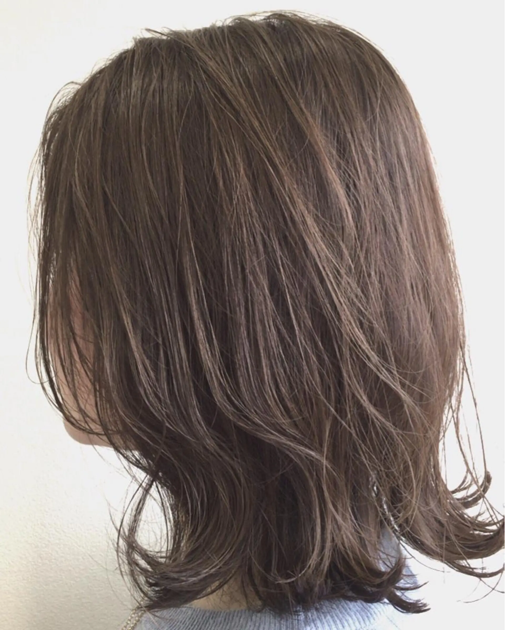 ミディアム カラー グレージュ ヘアカラー 樋口 祐次郎のヘアスタイル