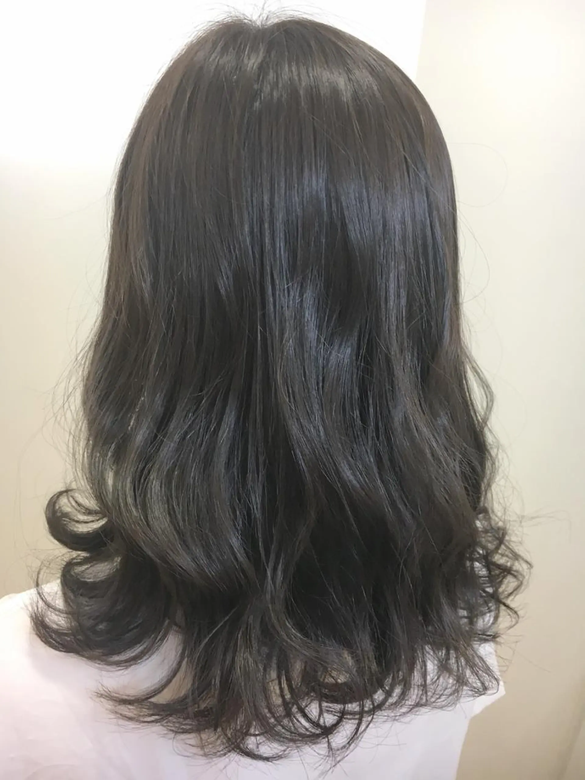 ミディアム カラー ダークグレー ダークグレージュ グレージュ ヘアカラー 永井 大希のヘアスタイル