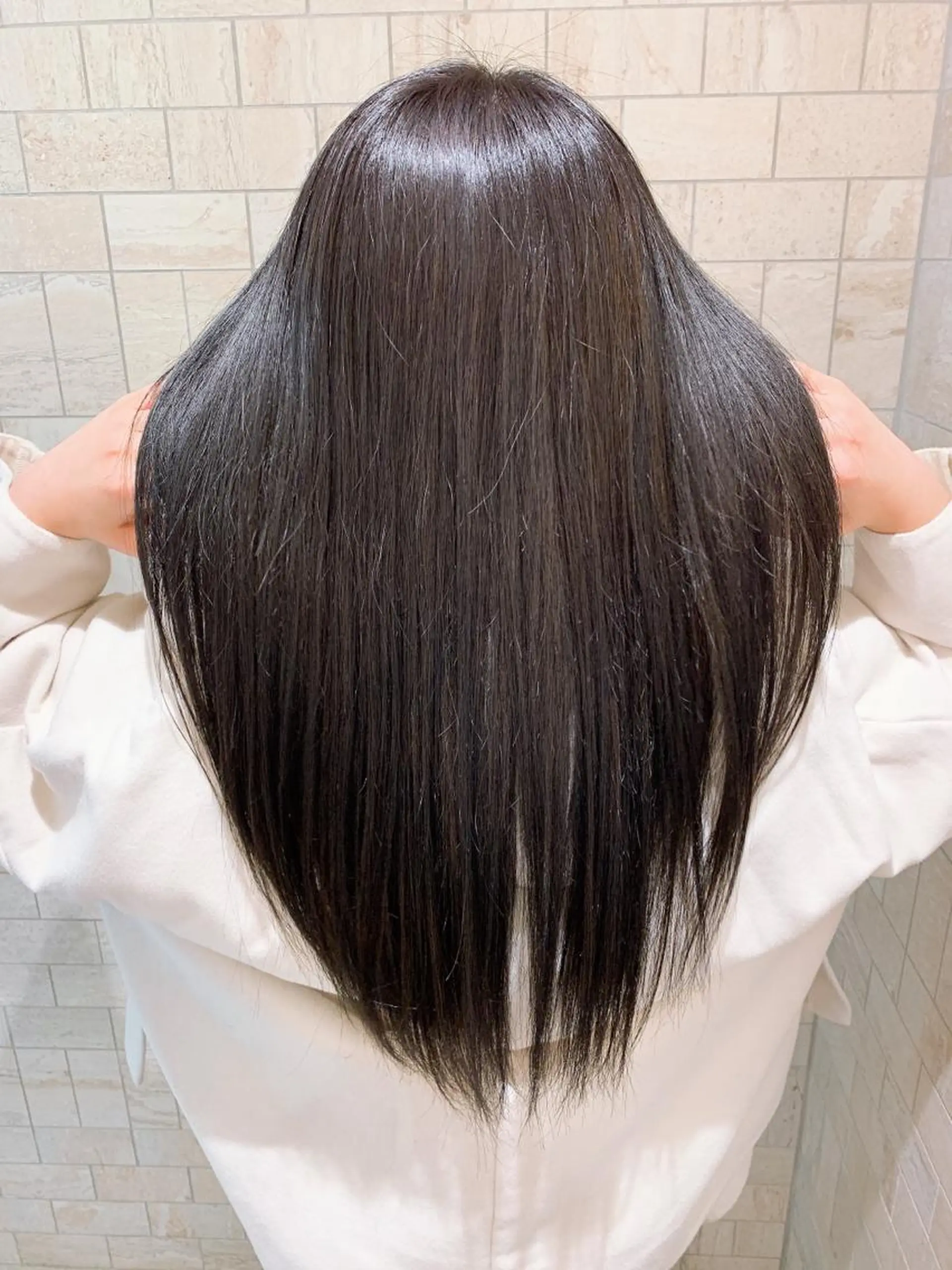 ロング カラー ブリーチ 透明感カラー 🦖鶴岡香純🦖 5/1から復帰しますのヘアスタイル