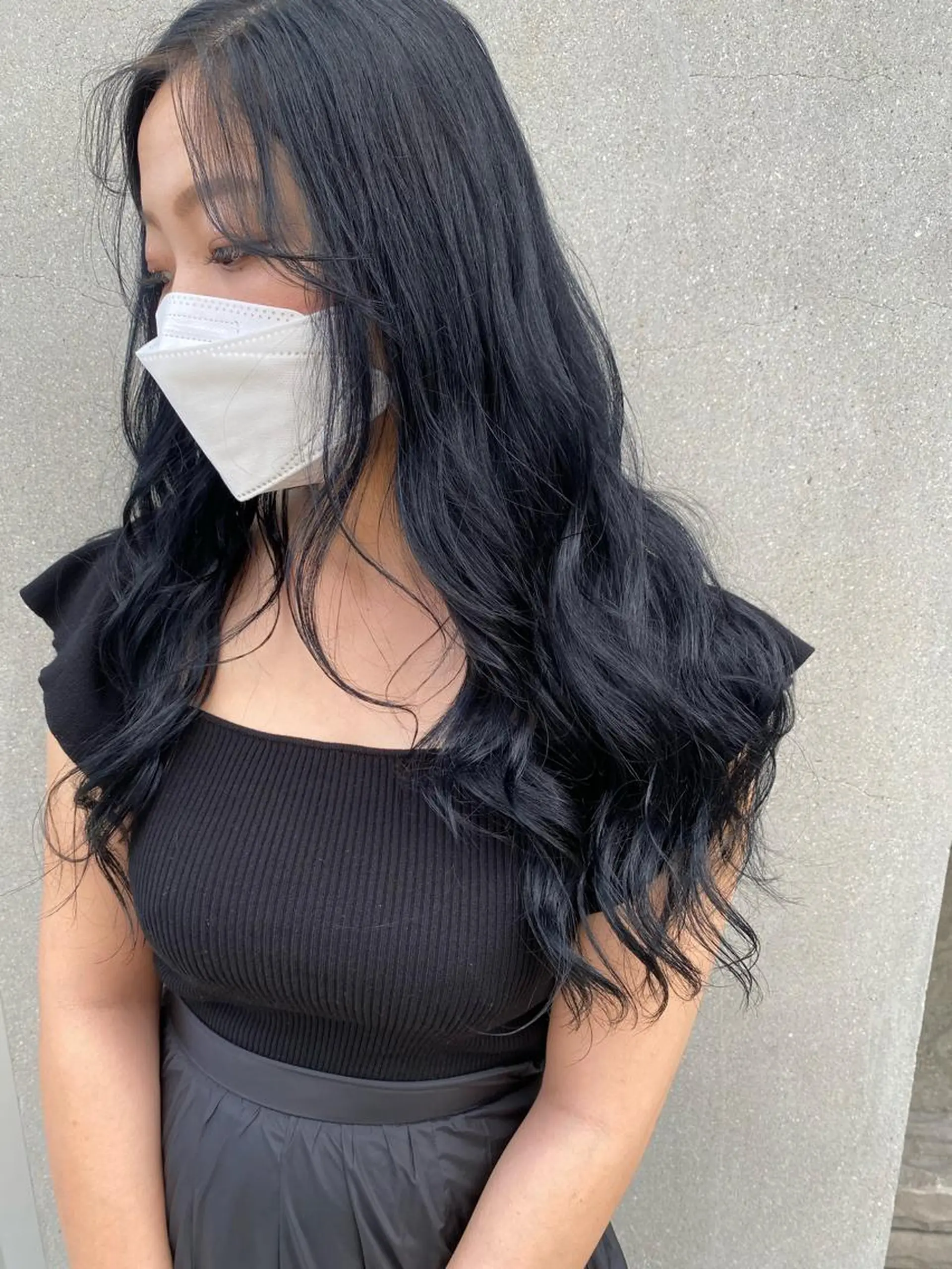 カラー 黒髪 ブリーチ ブルーカラー ブルーブラック カット ヘアカラー AYANE 韓国ヘア /レイヤーカットのヘアスタイル