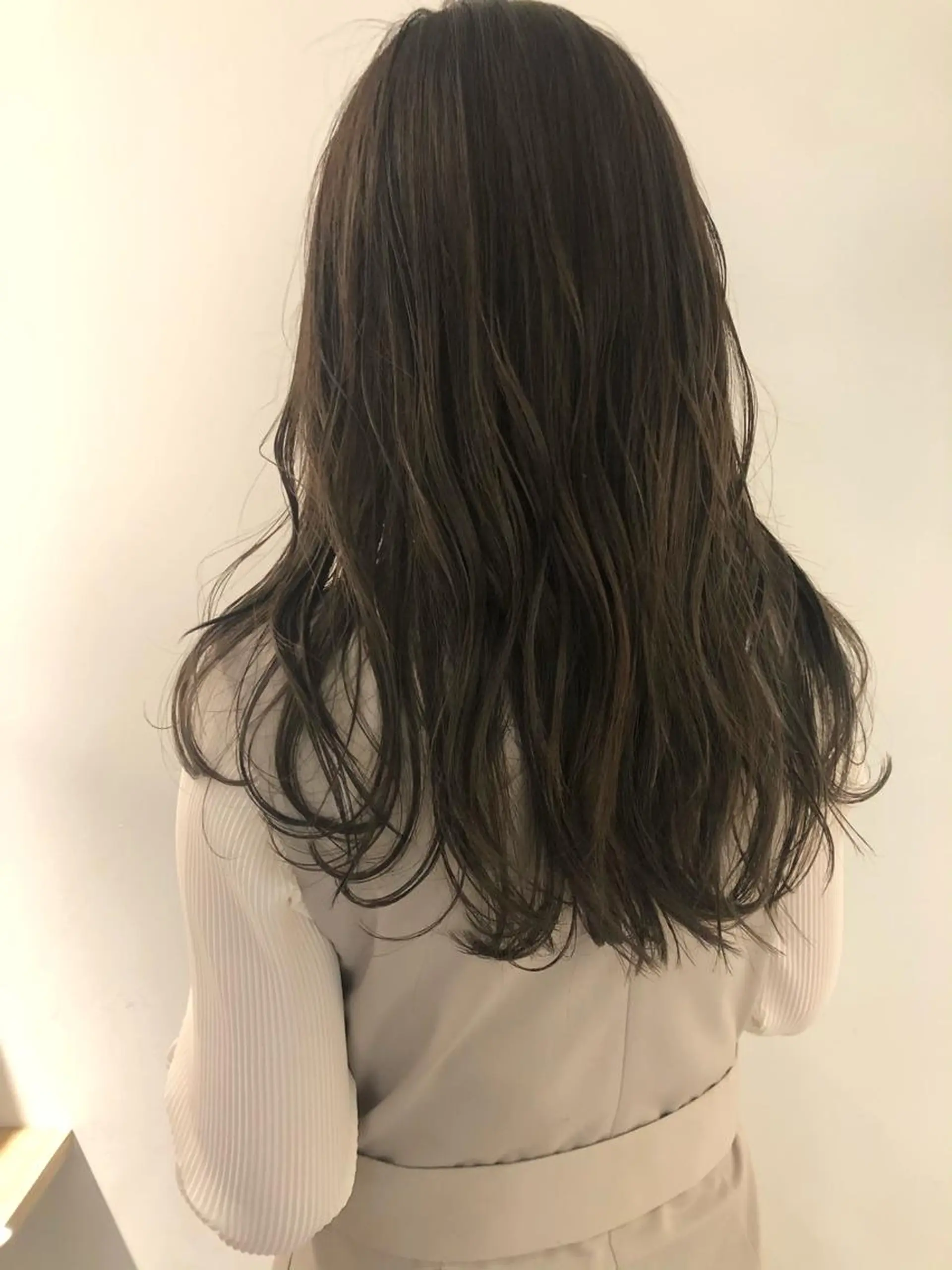 ロング カラー グレージュ レイヤーカット ヘアカラー トリートメント 透明感カラー* レイヤー/清水大地のヘアスタイル