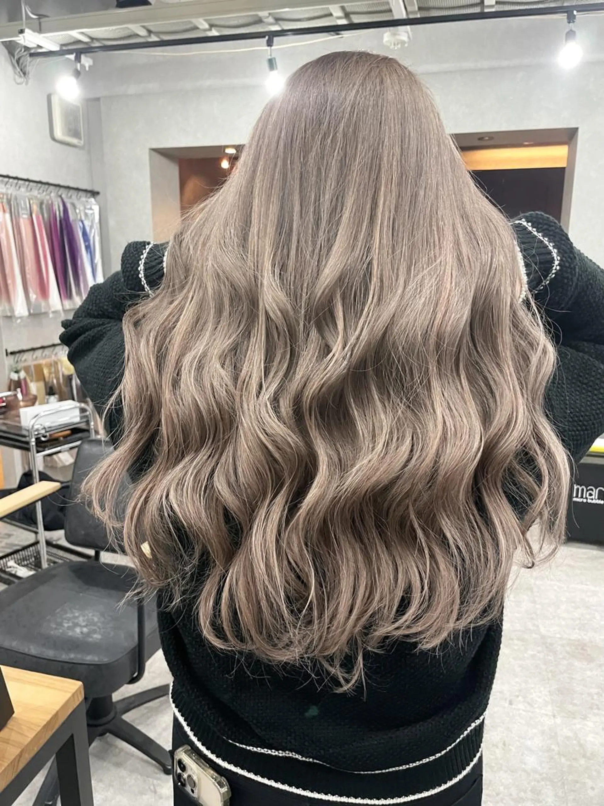 ロング ヘアアレンジ カラー ハイトーン カラーのヘアスタイル