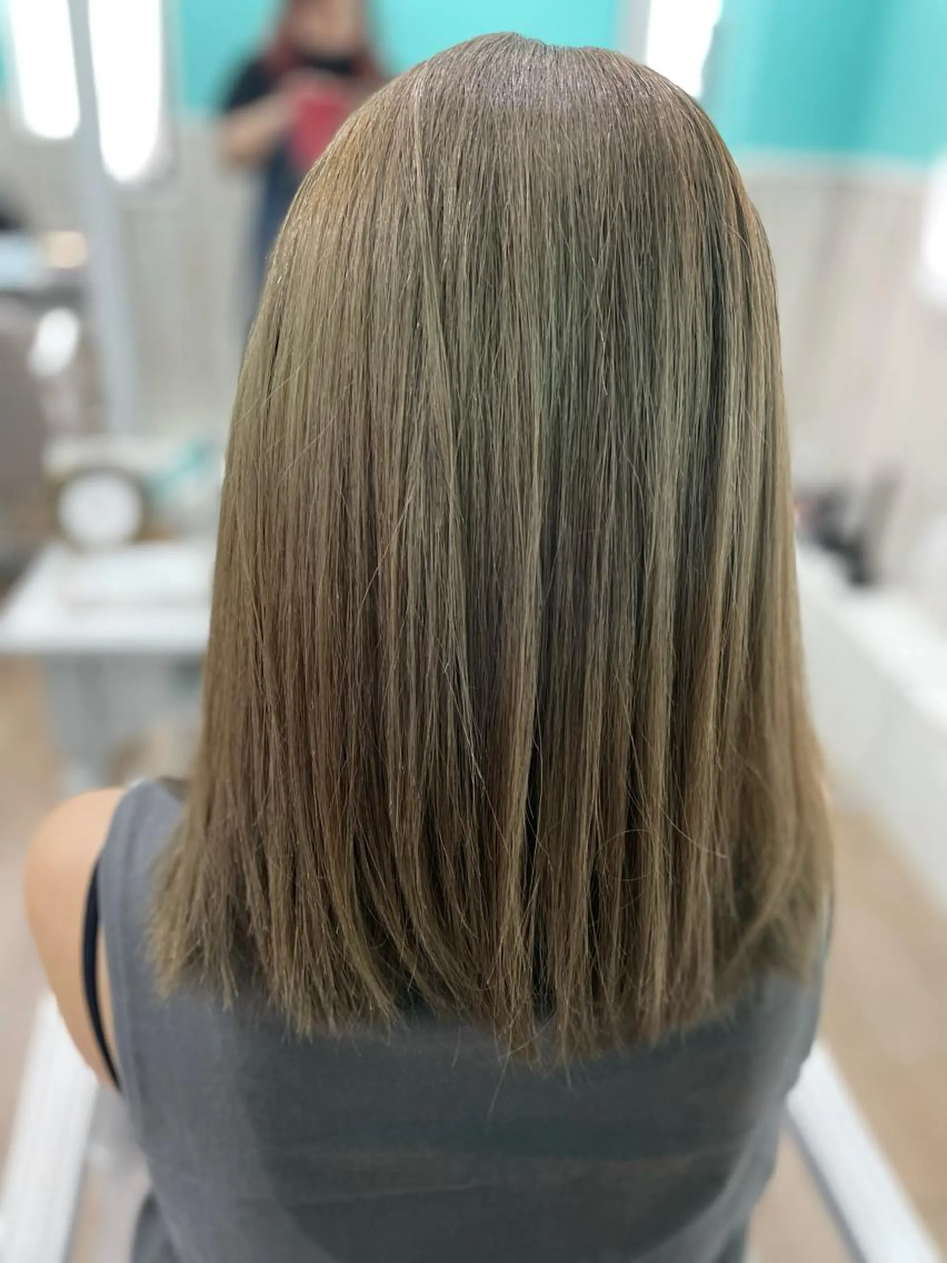 セミロング ヘアカラー トリートメント 🐆アンドウ チカコ🦓のヘアスタイル