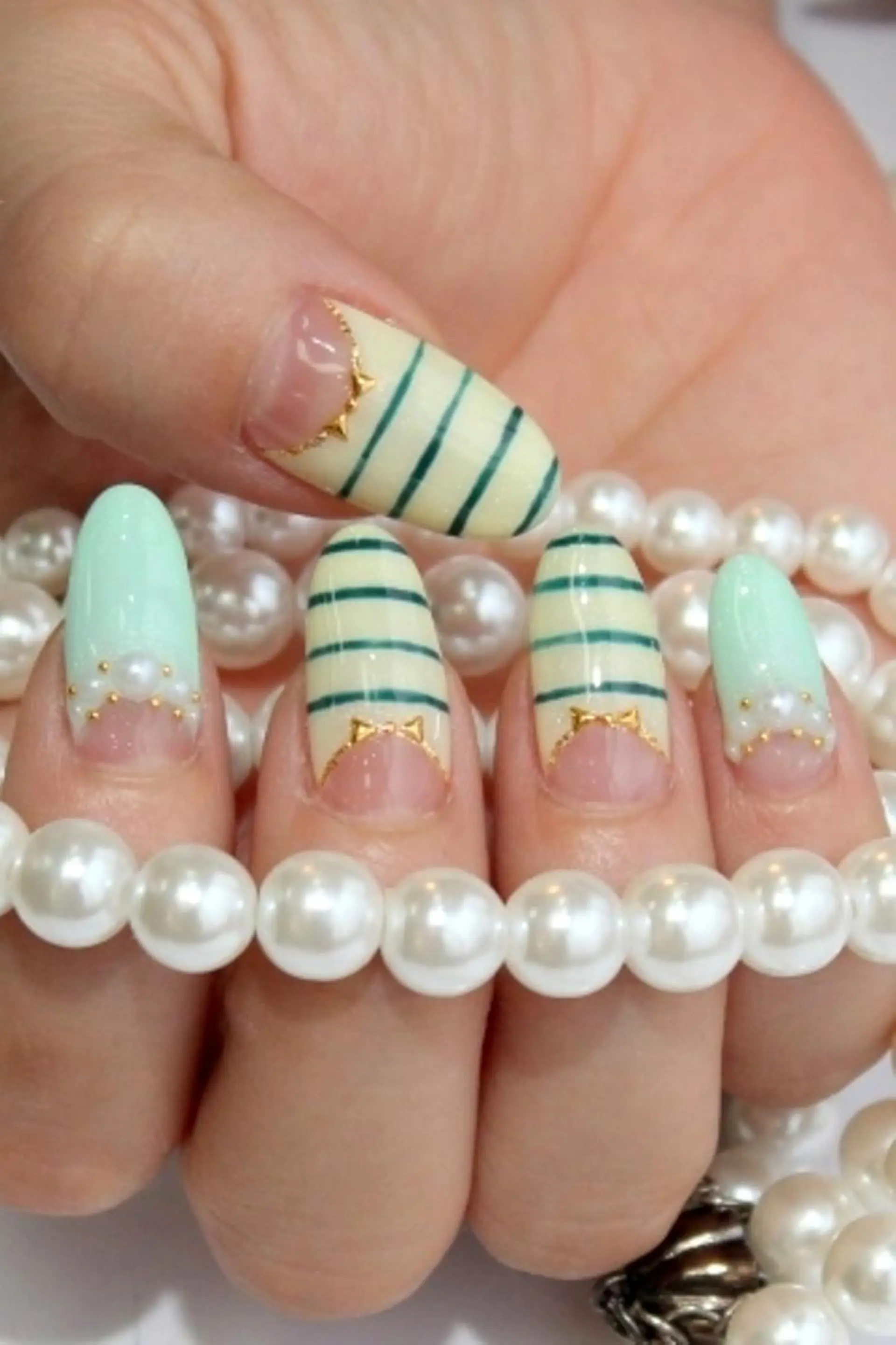 ネイル ボーダー 小濵 かのんのネイルデザイン