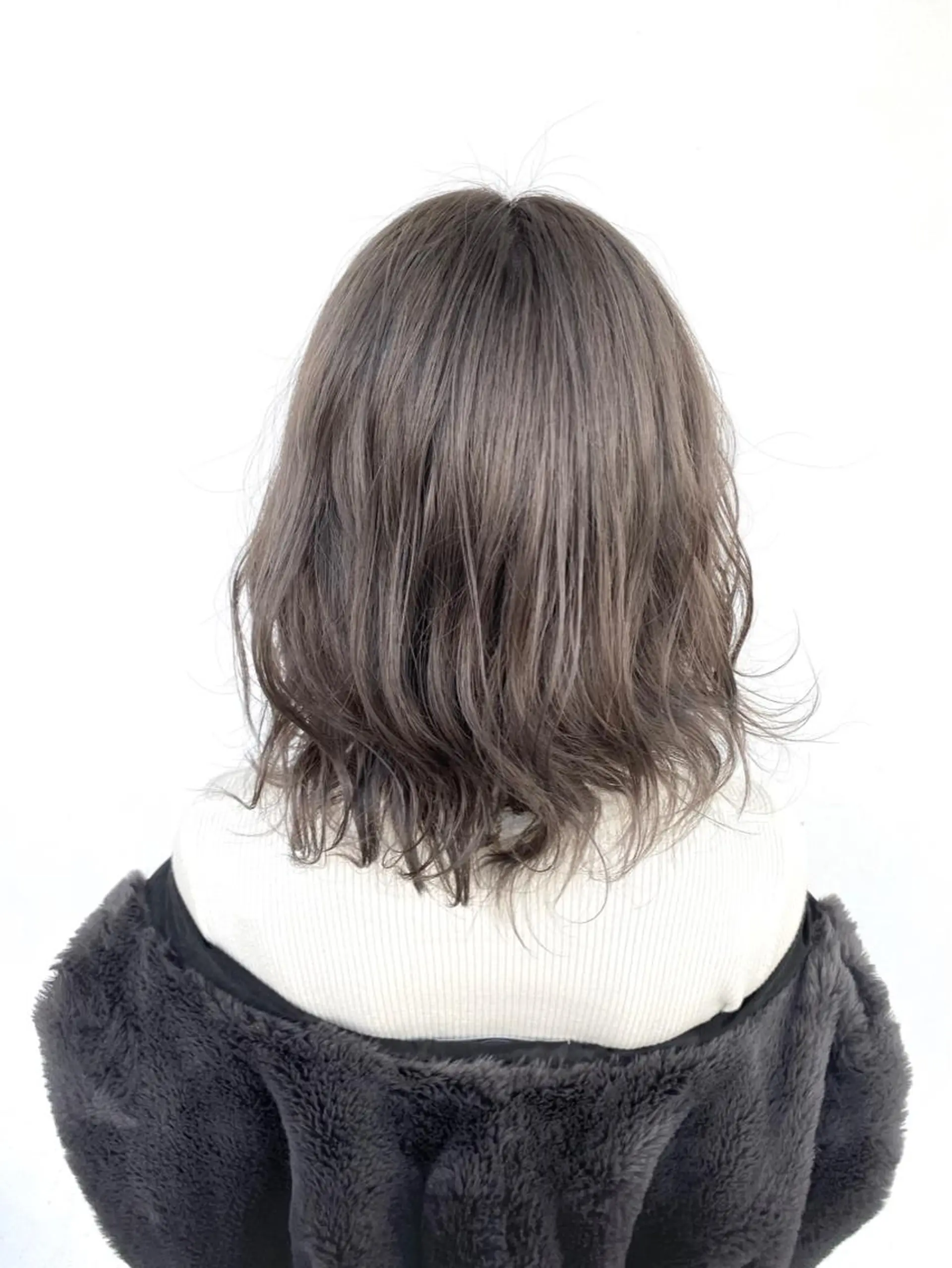 ミディアム カラー シルバー 東條 克義のヘアスタイル