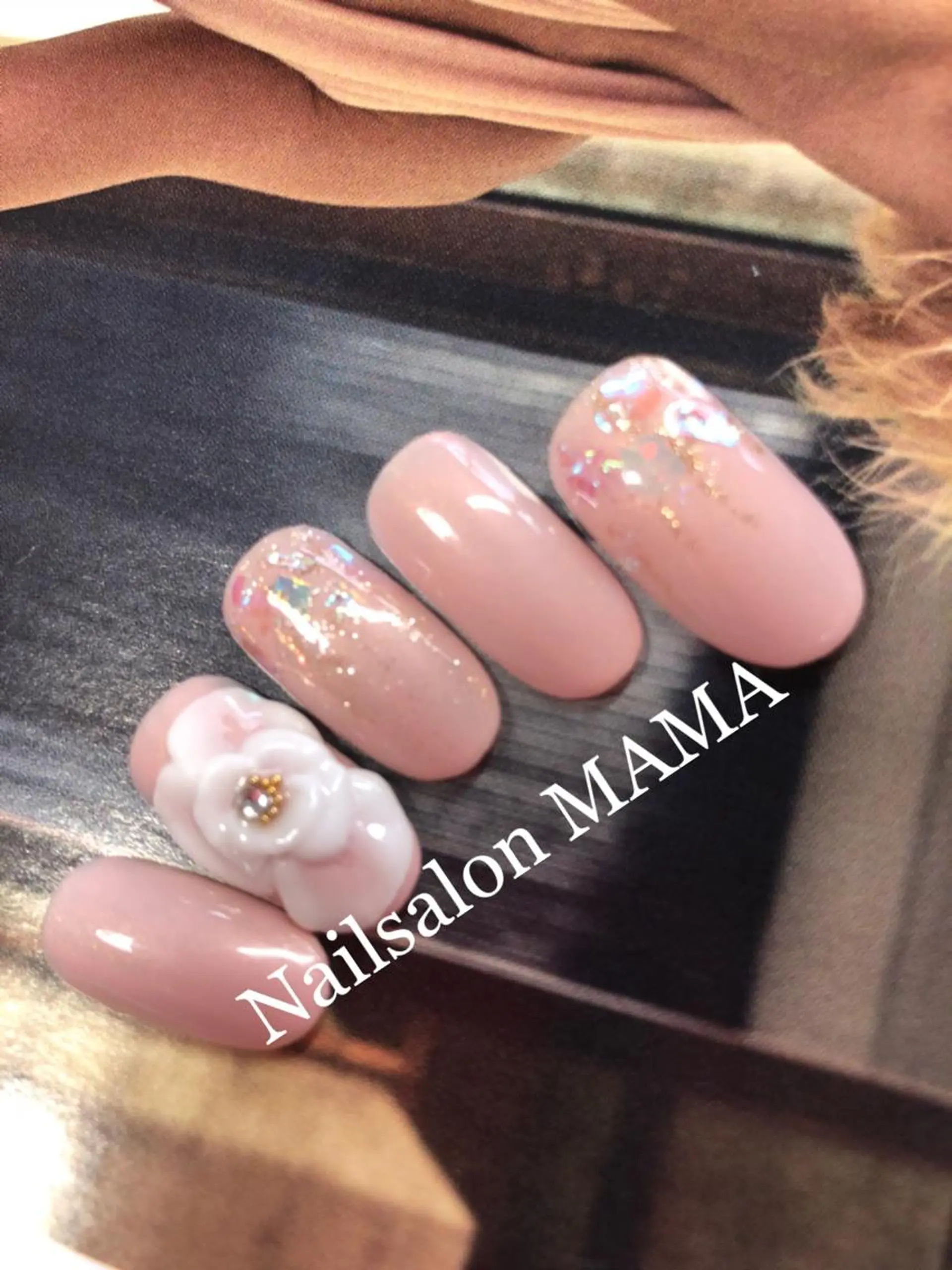 ネイル キラキラネイル MAMA +beautyのエステ・リラクイメージ