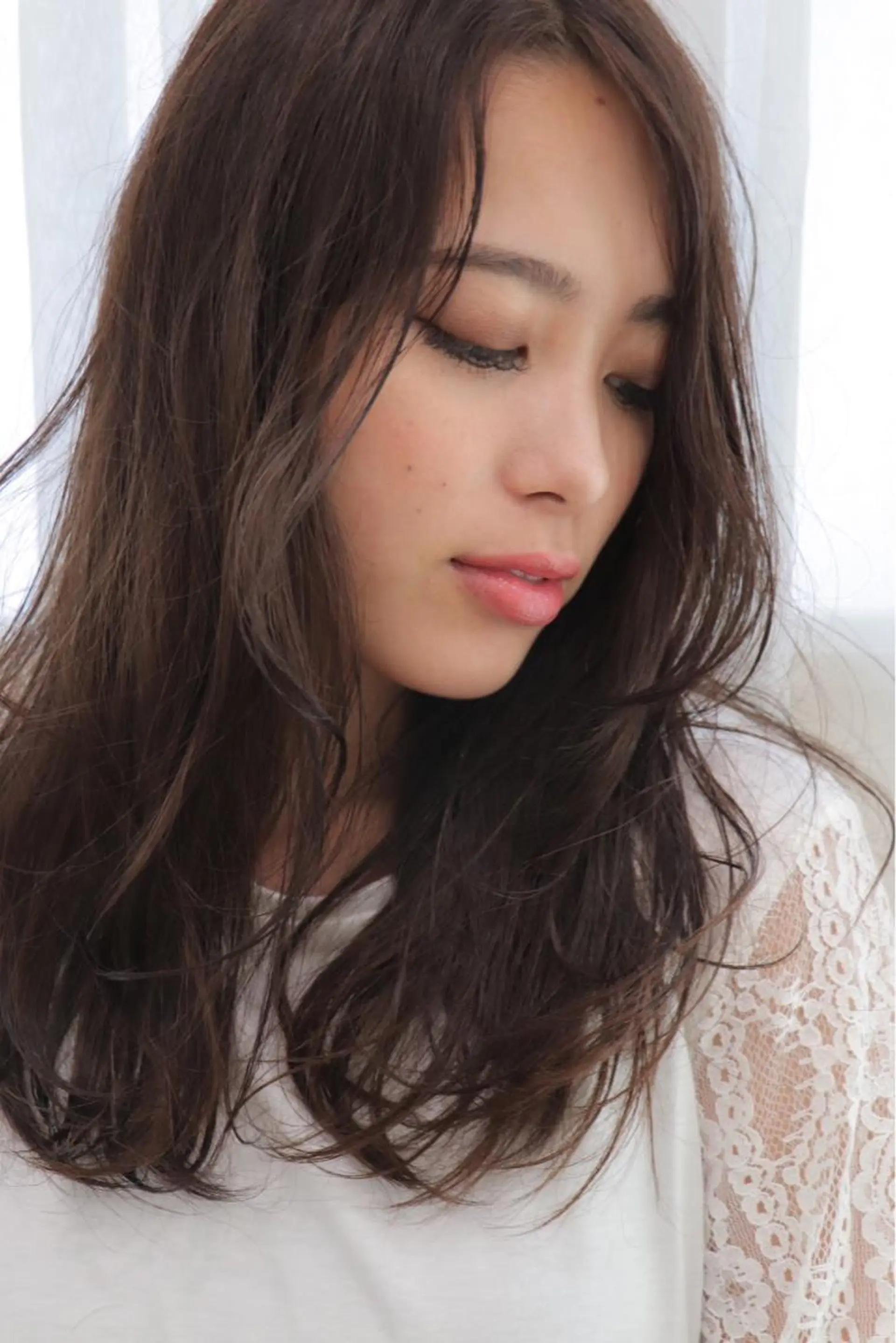 セミロング カラー 髪質改善＆ブリーチ 伊勢　祐一郎のヘアスタイル