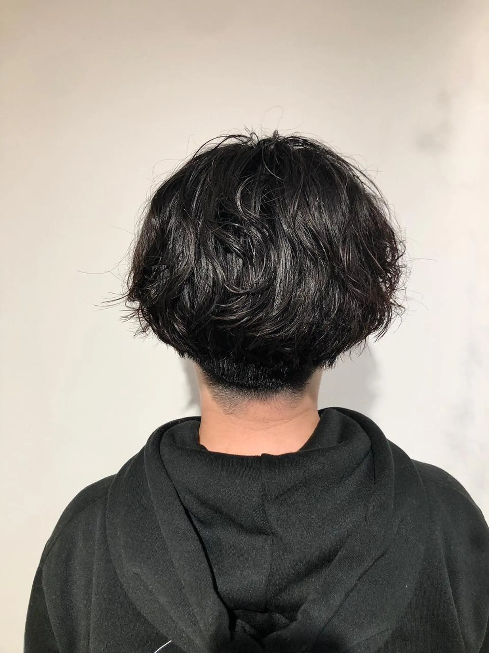 ショート メンズ パーマ アップバング ビジネス マッシュ メンズパーマ メンズツイストパーマ 高橋 英彦のヘアスタイル