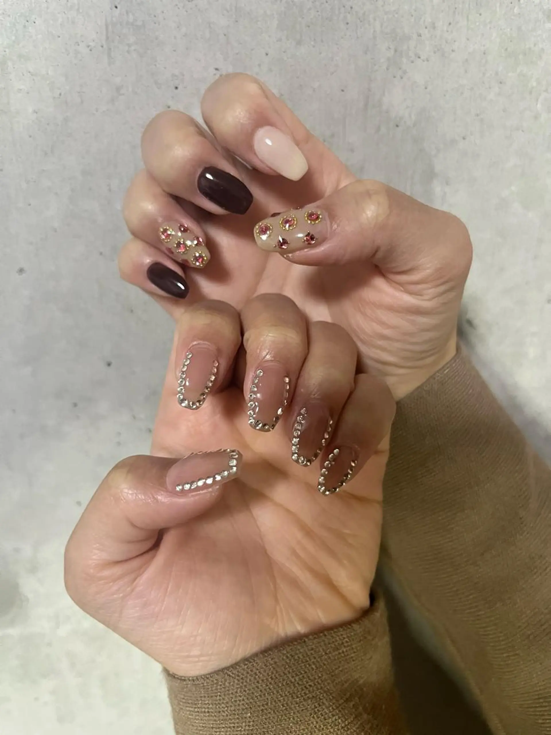 ネイル キラキラネイル ハンドネイル pyoru shihoriのヘアスタイル