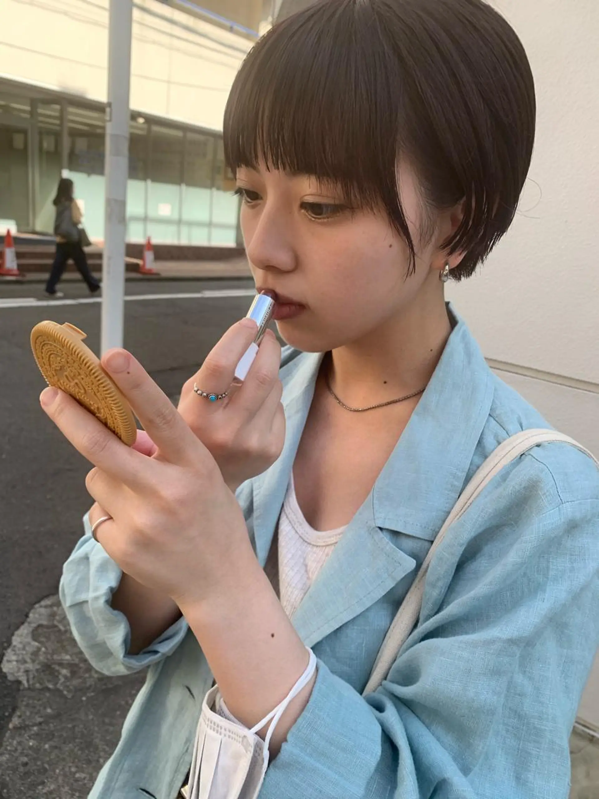 ショート カラー ヘアアレンジ サナ🌱 切りっぱなしボブのヘアスタイル