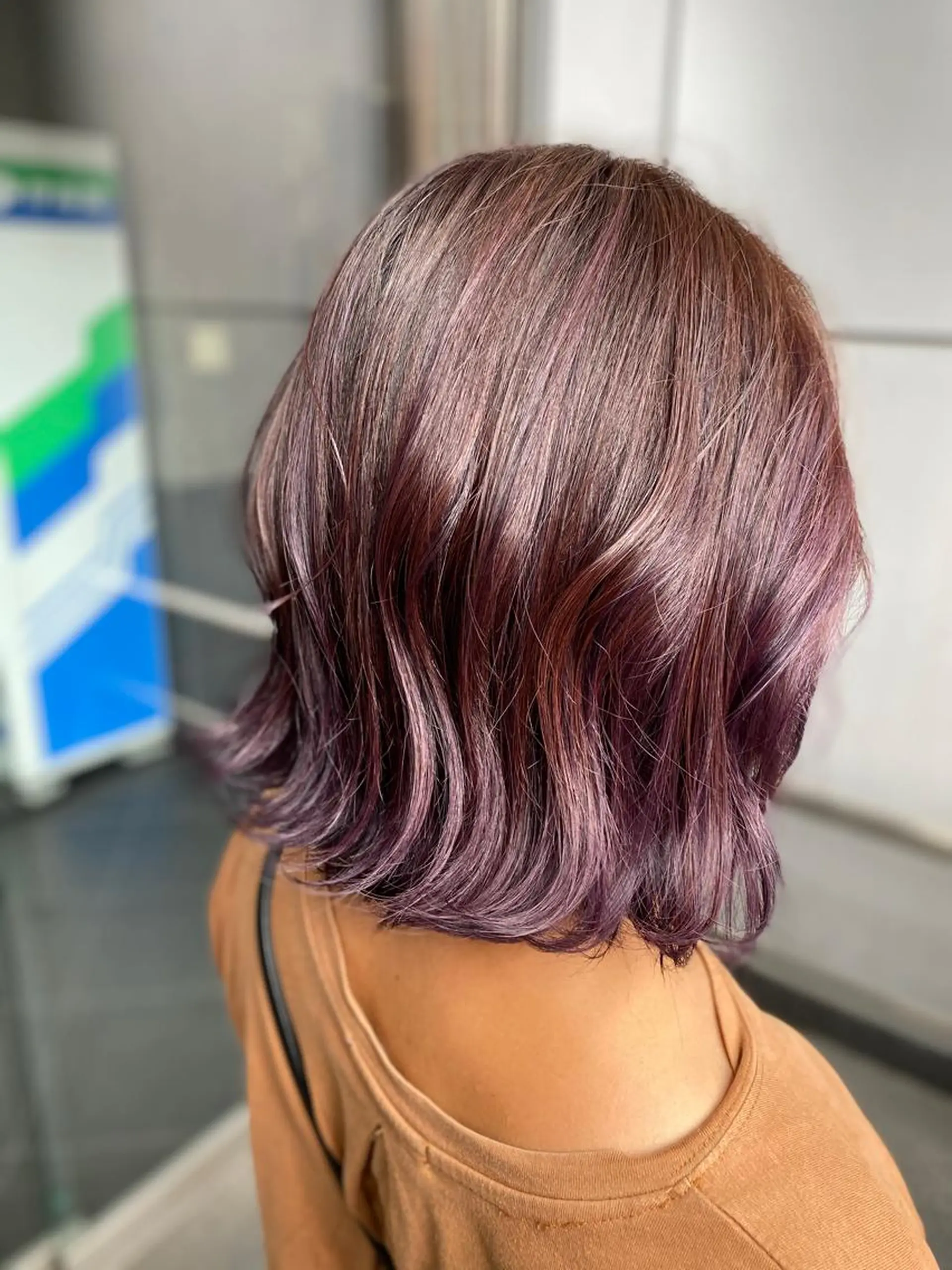 ミディアム カラー ヘアアレンジ バレイヤージュ ベージュカラー ピンクカラー ピンクパープル パープルカラー Luzir⭐︎ GEN⭐︎のヘアスタイル