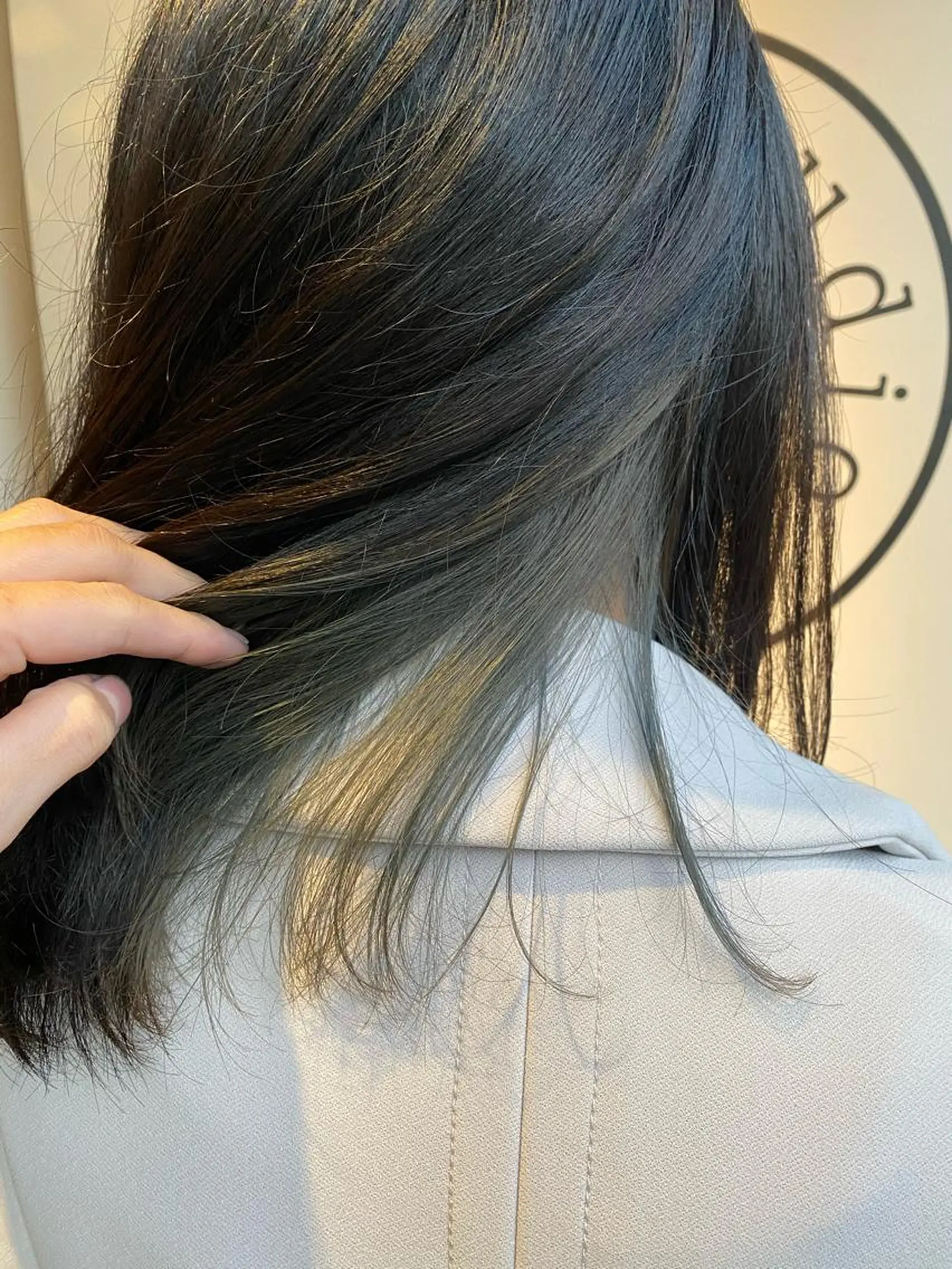 ミディアム カラー インナーカラー ミント ヘアカラー 川越 輝梨奈のヘアスタイル