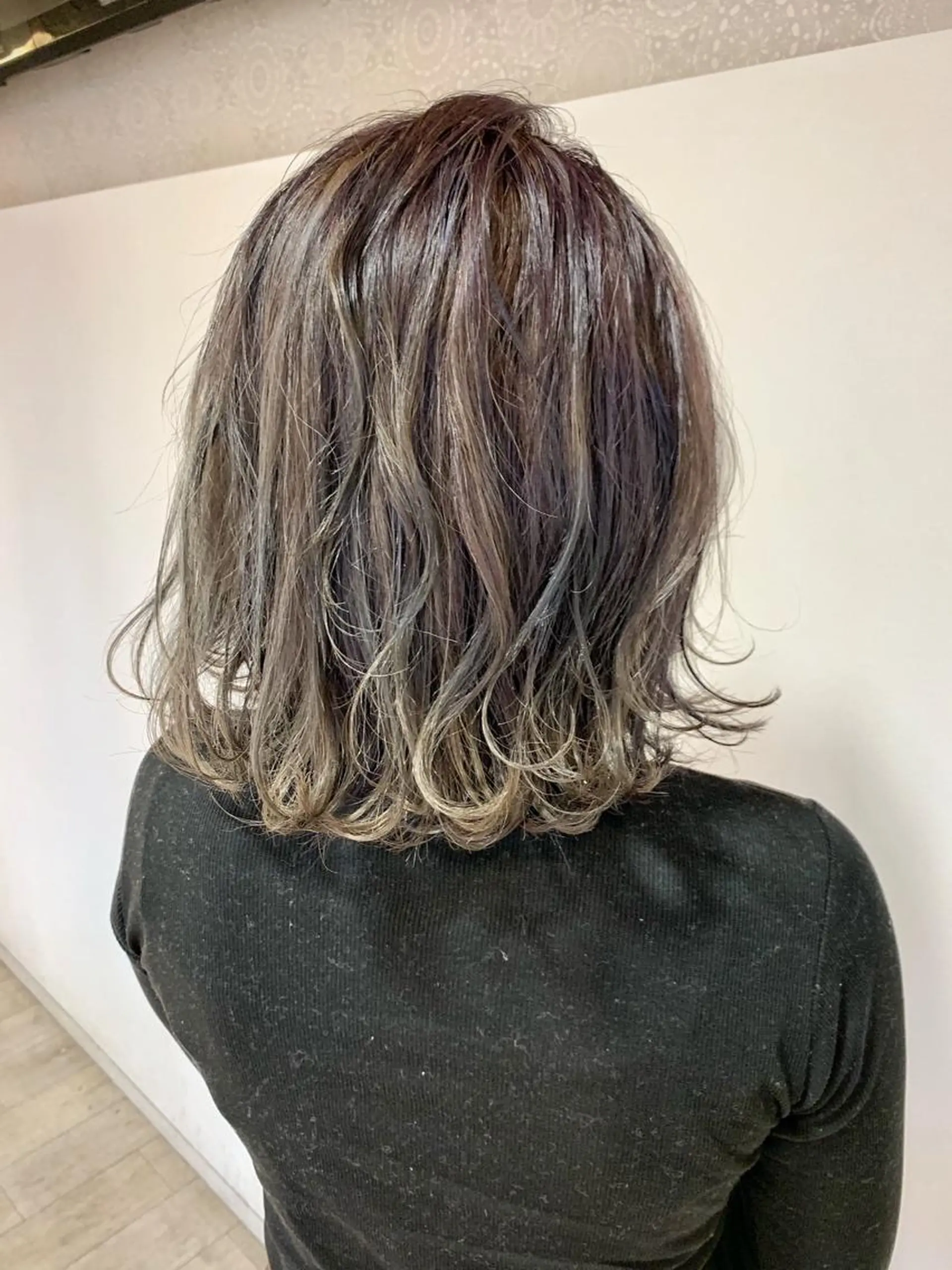 ミディアム カラー ミディアムパーマ ベージュカラー 透明感カラー ハイライトカラー イルミナカラー ヘアカラー トリートメント Miru by INCE HAIRのヘアスタイル