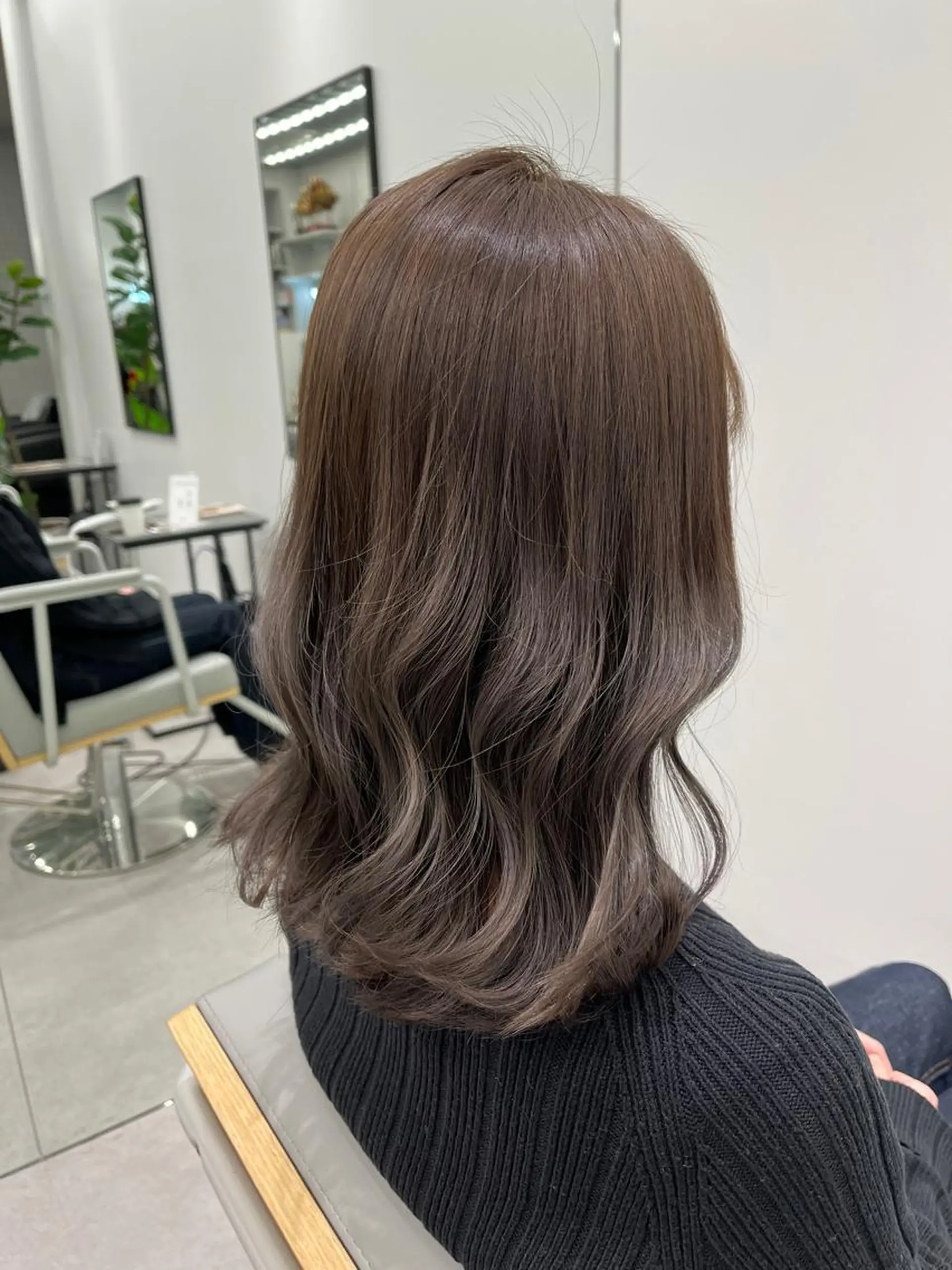 ミディアム カラー 菅 樹希弥のヘアスタイル