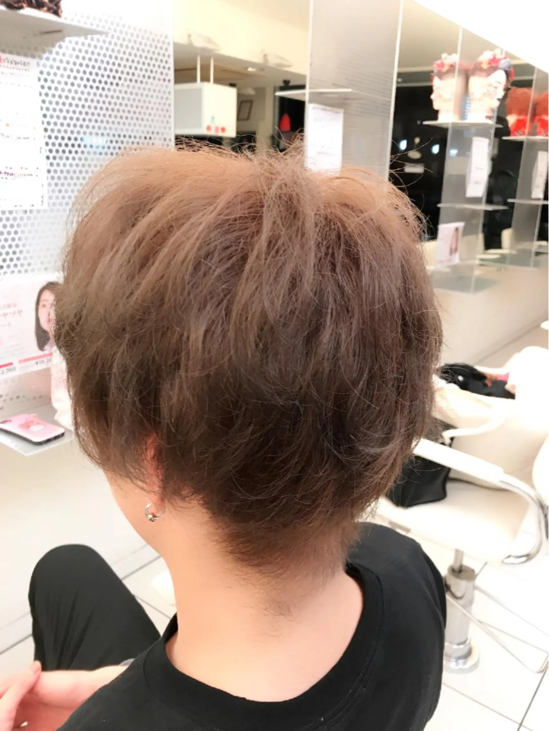 ショート カラー ベージュカラー ハイトーンカラー シルバー シルバーベージュ 相武台ショート特化 💐川崎希💐のヘアスタイル