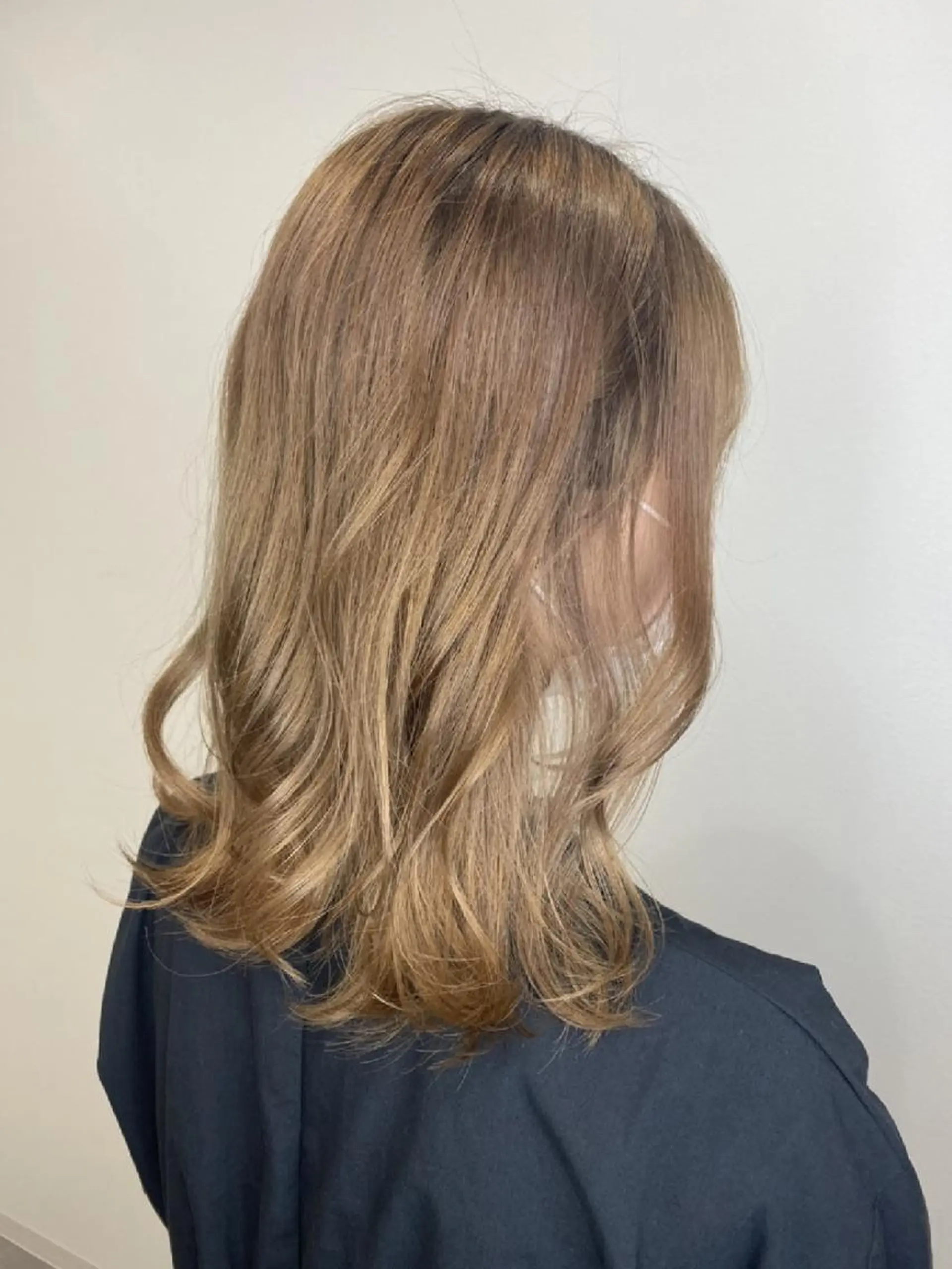 ミディアム APPEL / fujiiのヘアスタイル