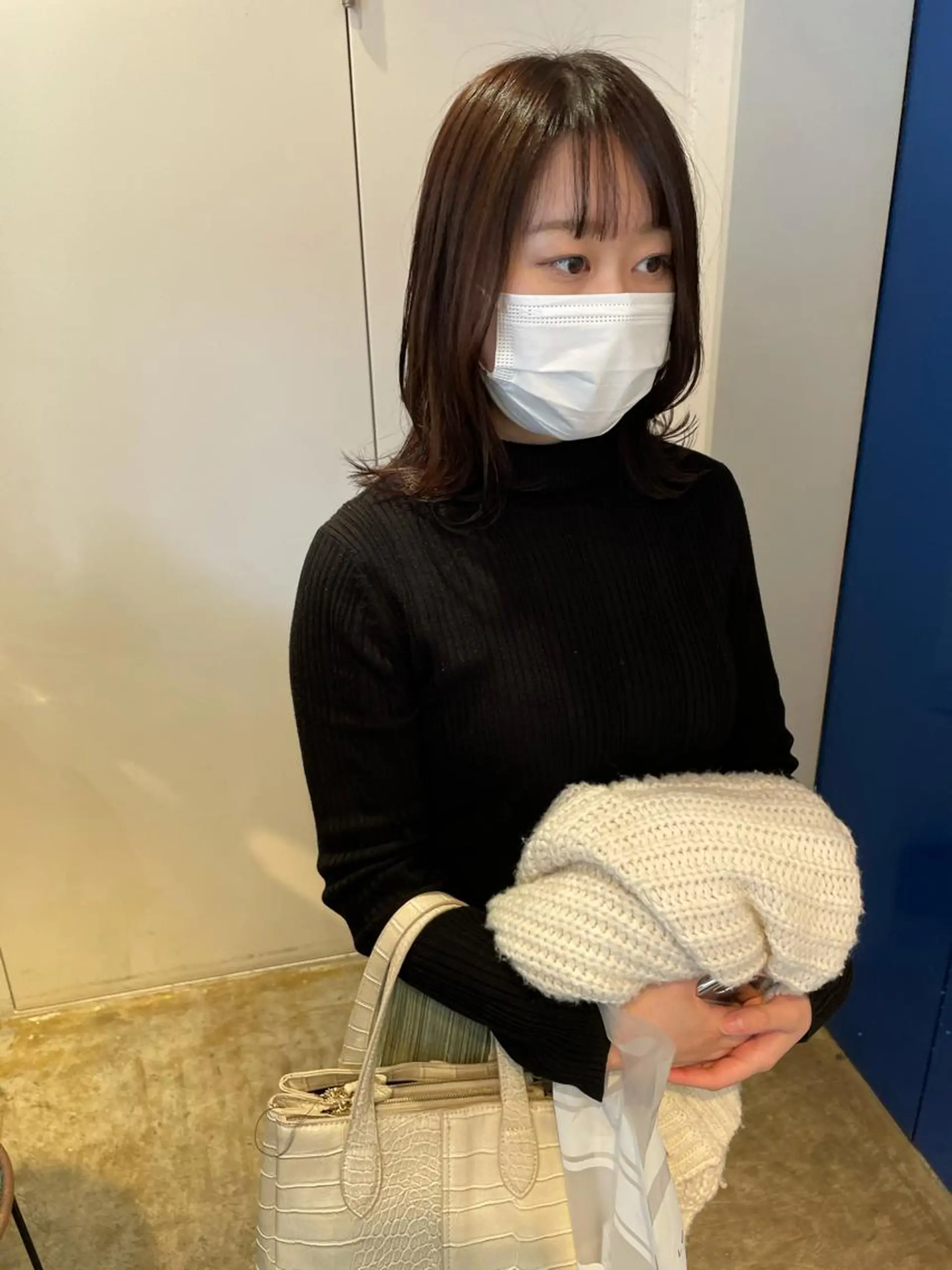 ミディアム カラー カット ヘアカラー トリートメント MIOベージュカラー 柔らかいカラーのヘアスタイル