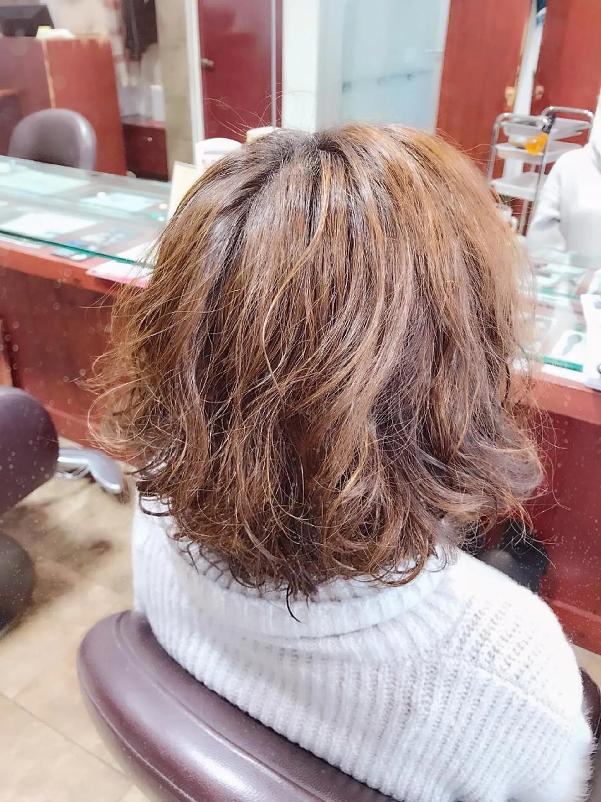 ミディアム ミディアムパーマ ハイライト 嶋村 望美のヘアスタイル