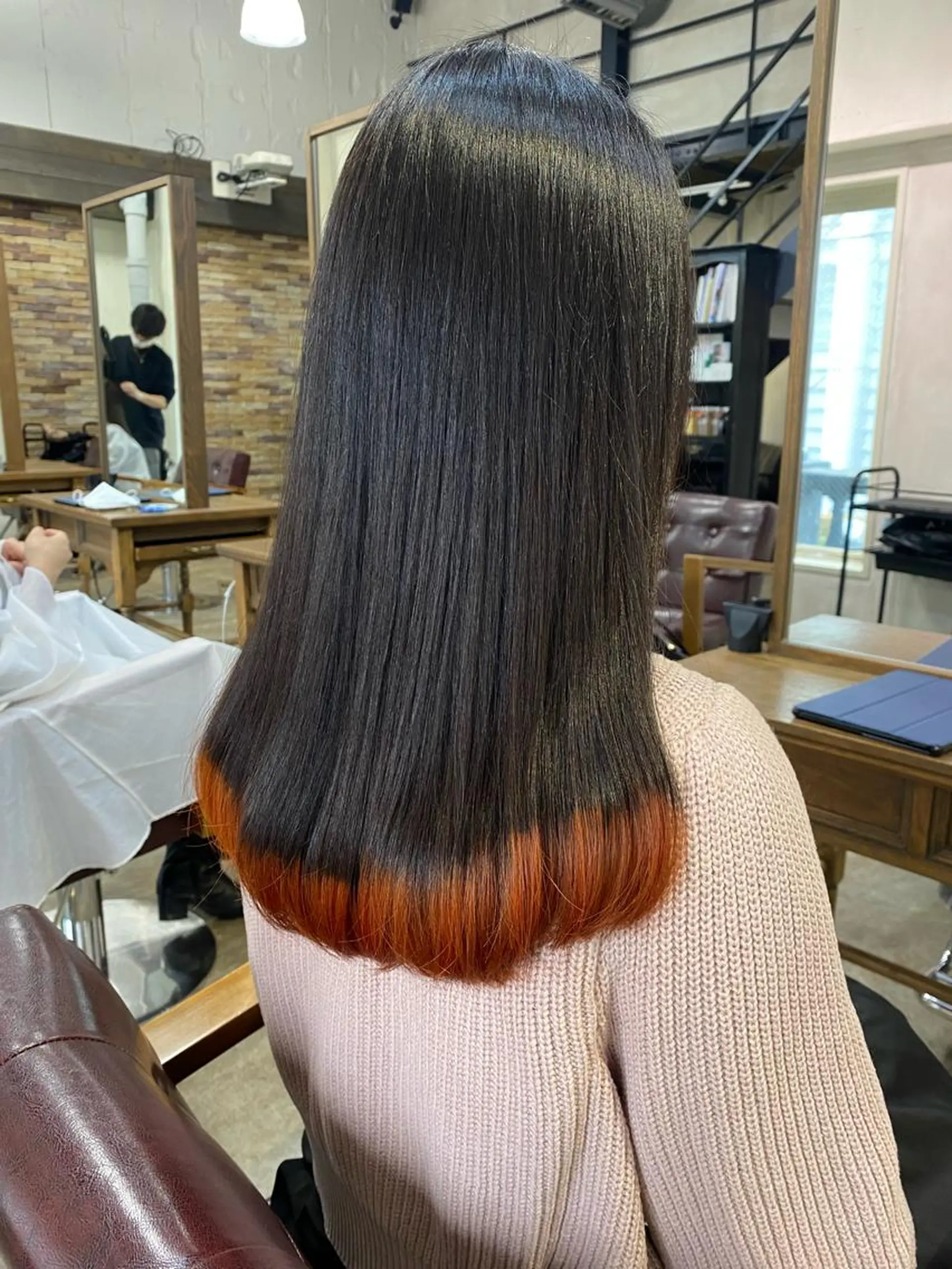 セミロング カラー ブリーチ グラデーションカラー オレンジ トリートメント ヘアカラー ミニモお気に入り数 No.1宍戸雄弥のヘアスタイル