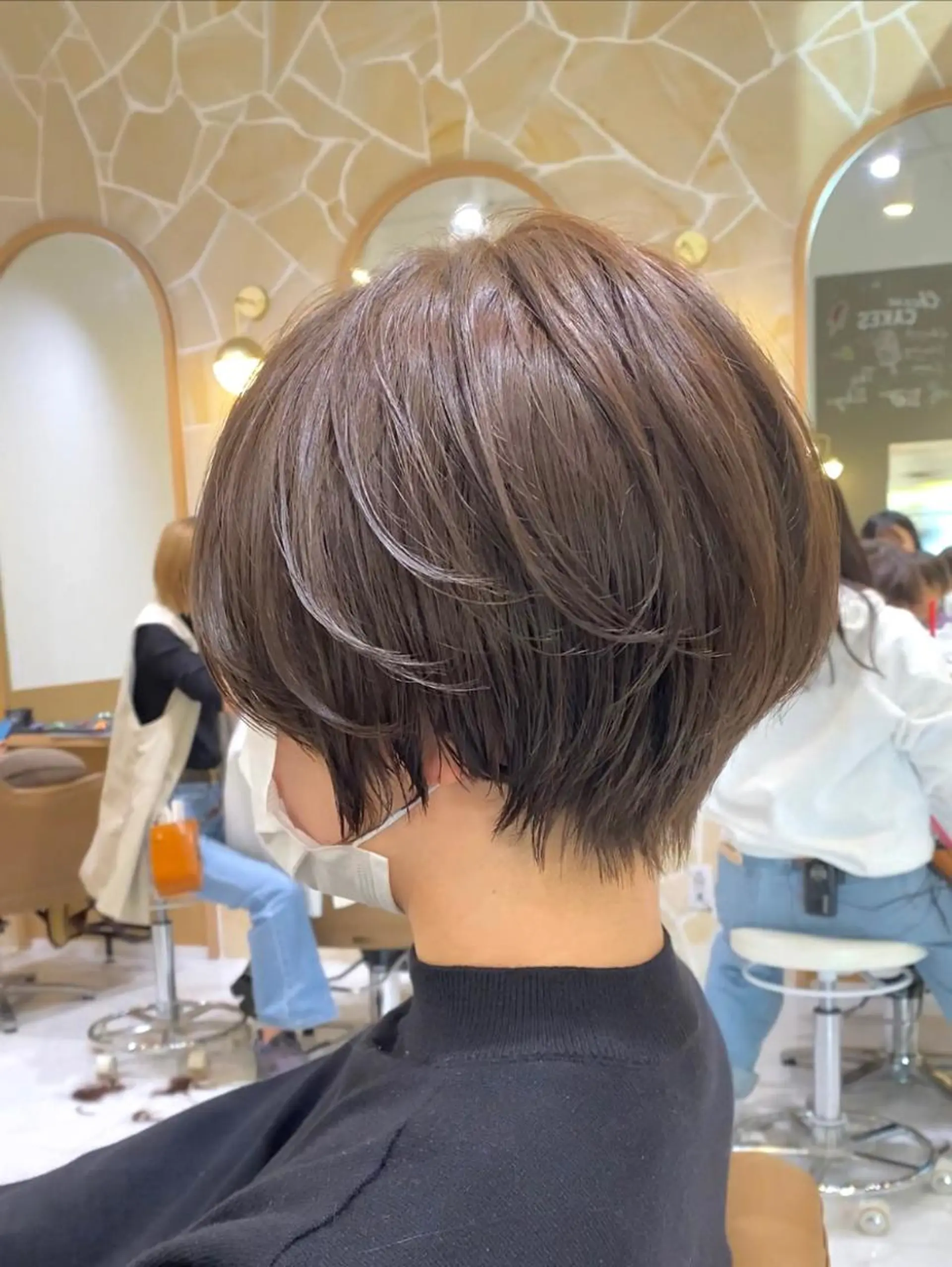 ショート カラー くびれヘア ショートヘア 坂井 茅聖のヘアスタイル