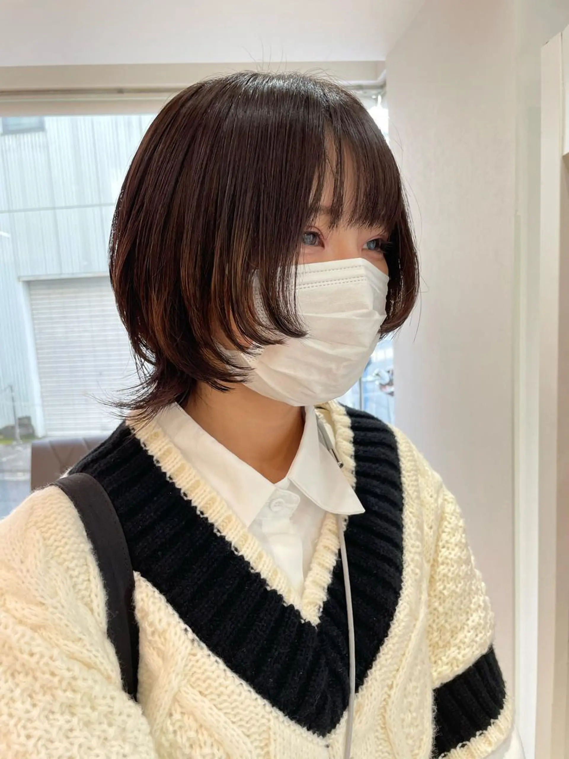 ミディアム 渡部凌我 小顔ウルフ ハイトーンカラーのヘアスタイル