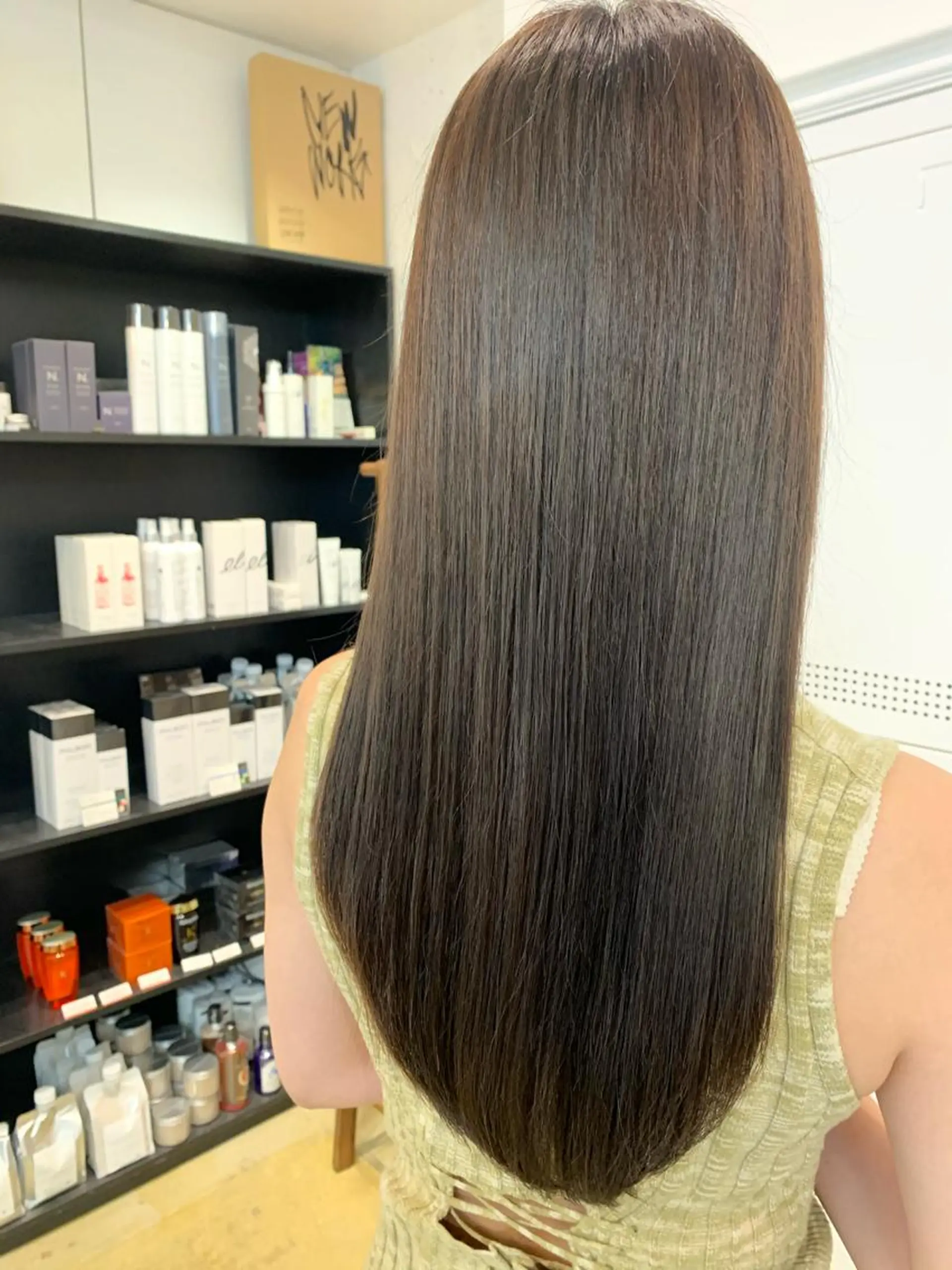 ミディアム カラー ミディアムパーマ ブリーチ トリートメント トップ スタイリストのヘアスタイル