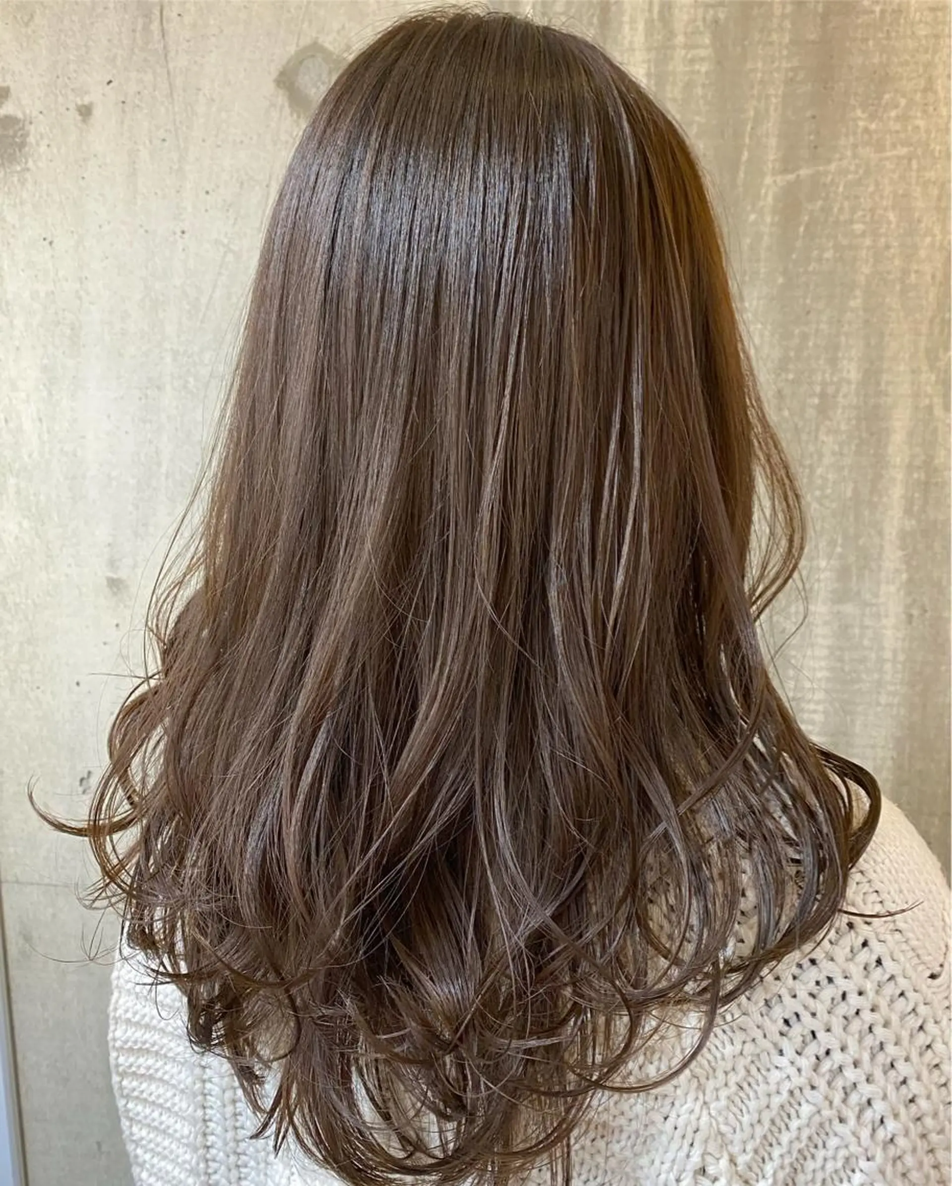 ロング カラー ベージュカラー モカベージュ カット ヘアカラー トリートメント レイヤーカット/ 根本瑠実のヘアスタイル