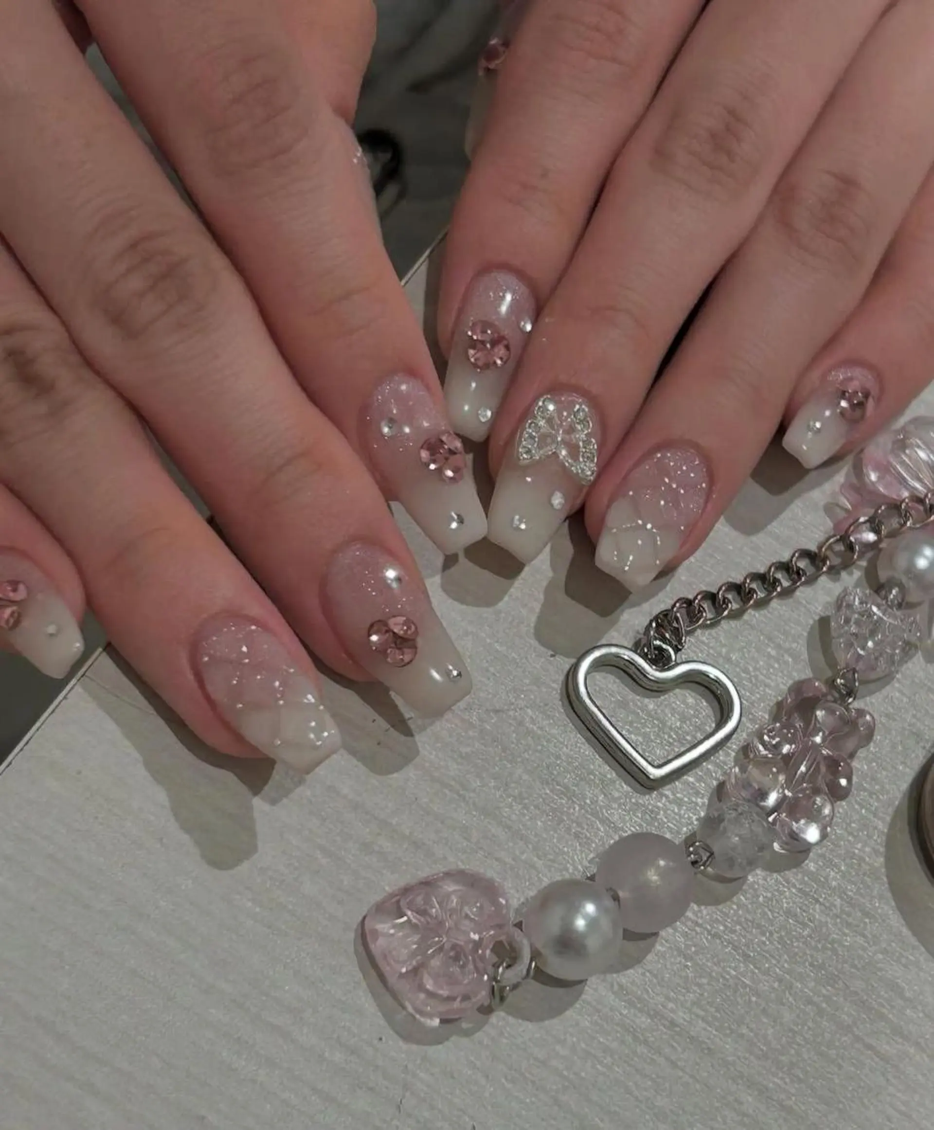 ネイル 長さ出し フレンチネイル グラデーション 卒業式 マグネットネイル ハンドネイル MIHANA NAILのネイルデザイン